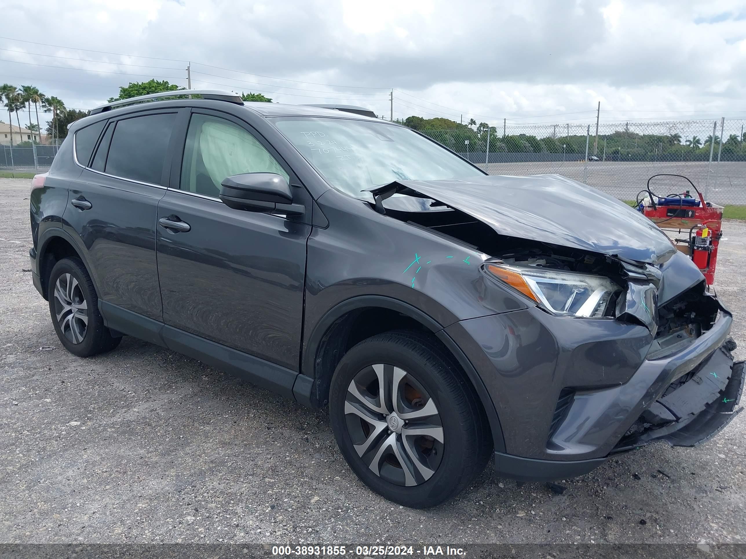 TOYOTA RAV 4 2017 jtmzfrev2hj707444