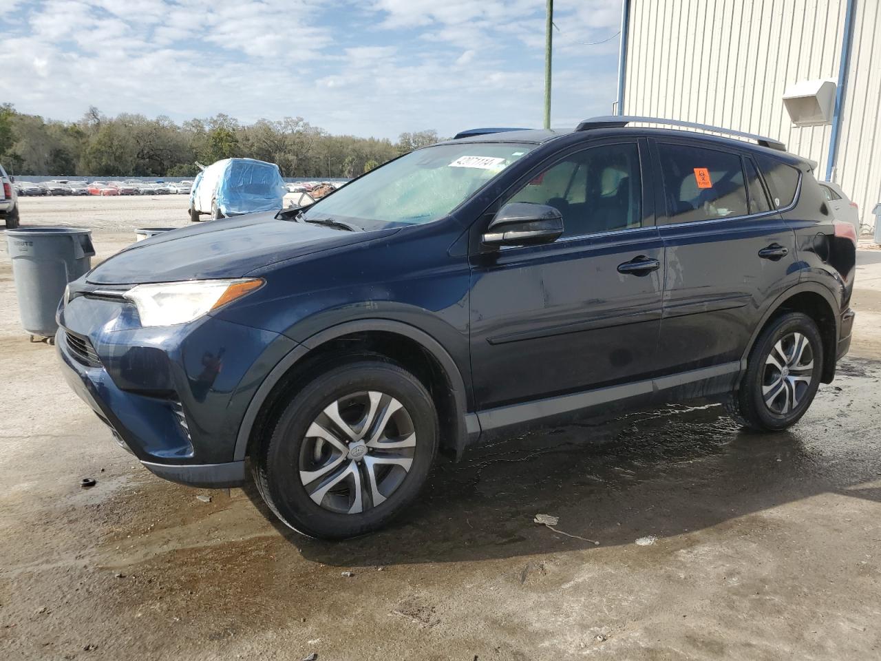 TOYOTA RAV 4 2017 jtmzfrev4hj131386