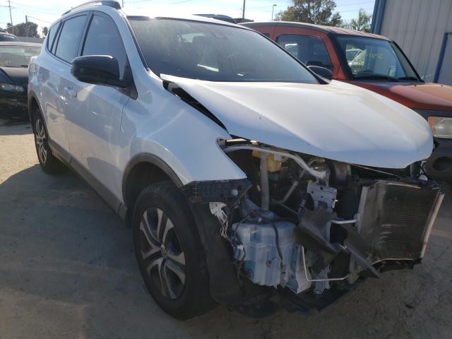 TOYOTA RAV4 LE 2017 jtmzfrev8hj129074