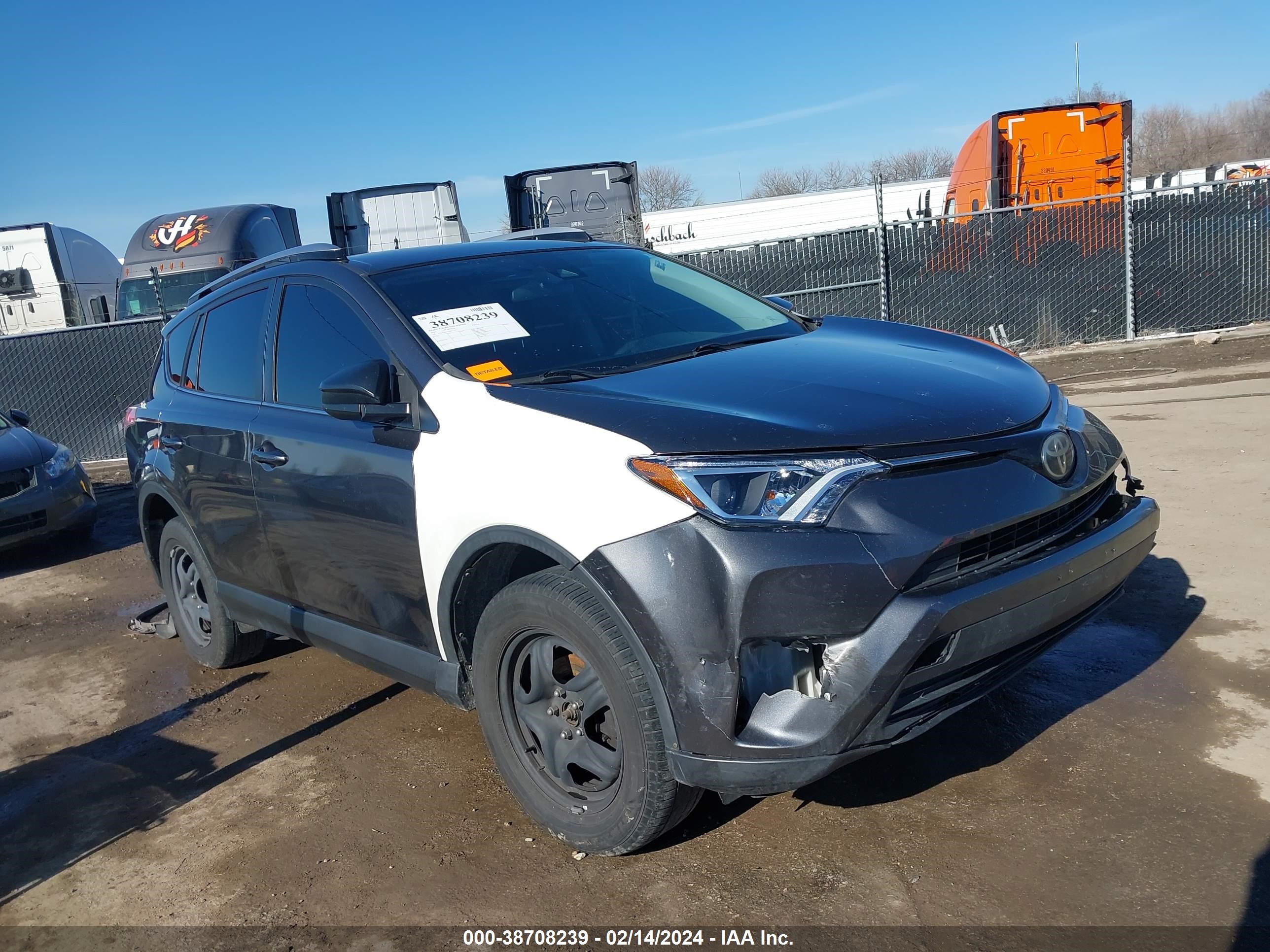 TOYOTA RAV 4 2017 jtmzfrevxhj125821