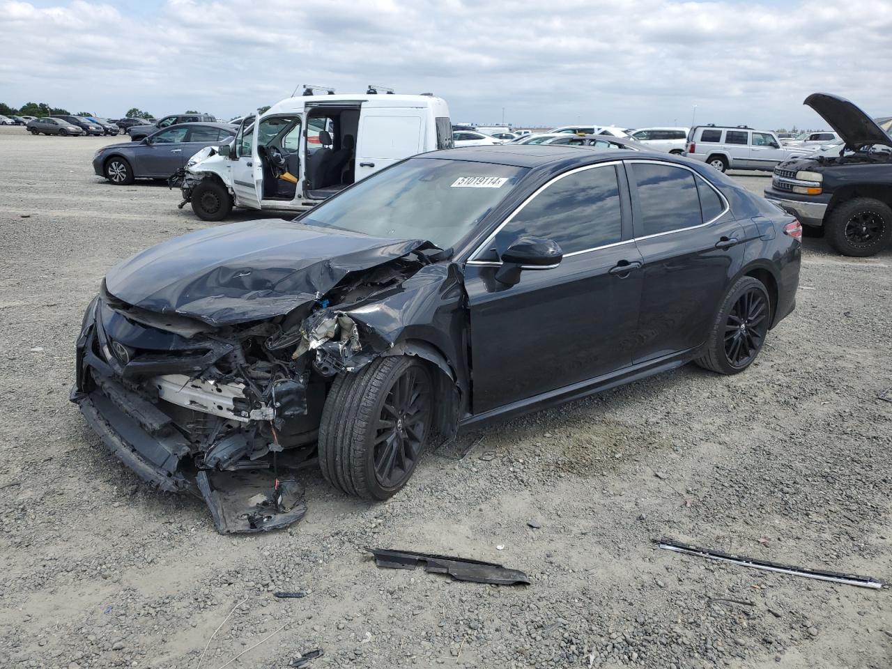 TOYOTA CAMRY 2018 jtnb11hk6j3000596