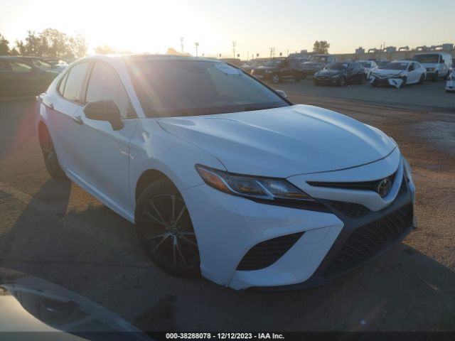 TOYOTA CAMRY 2018 jtnb11hk7j3035535