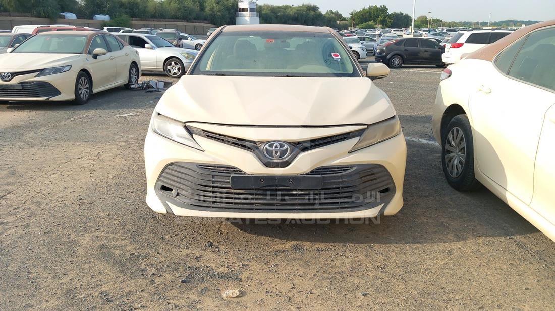 TOYOTA CAMRY 2018 jtnbf9hk1j3010646