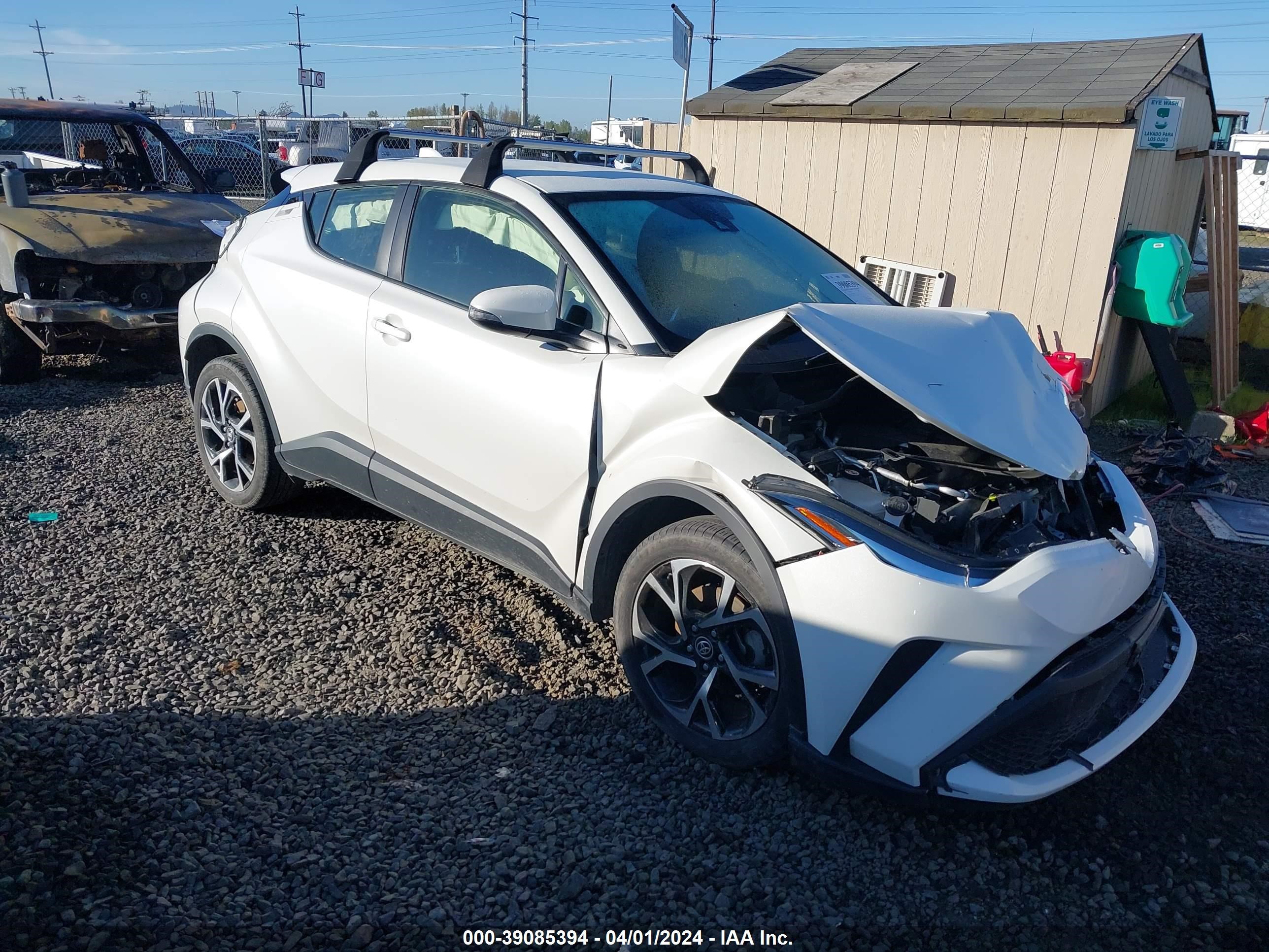 TOYOTA C-HR XLE 2020 jtnkhmbx1l1083967