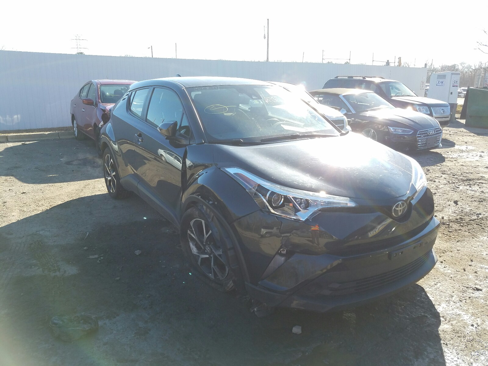 TOYOTA C-HR XLE 2019 jtnkhmbx2k1032783