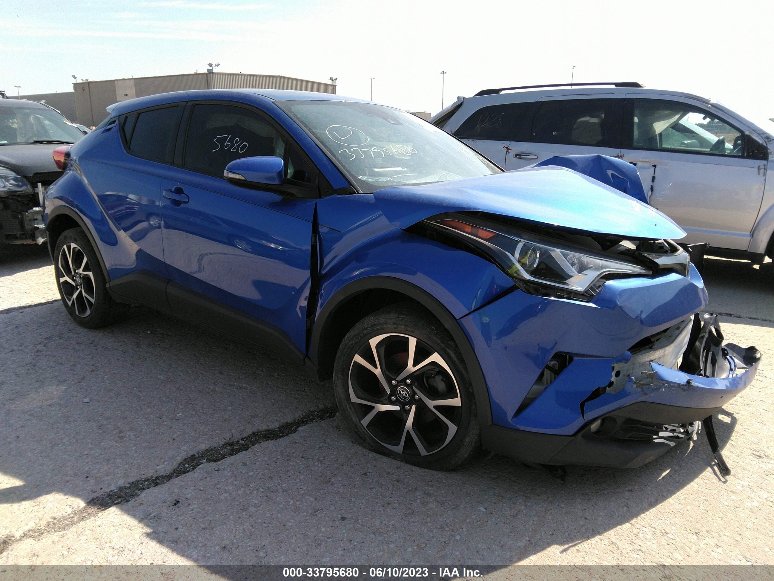 TOYOTA C-HR XLE 2018 jtnkhmbx4j1005888