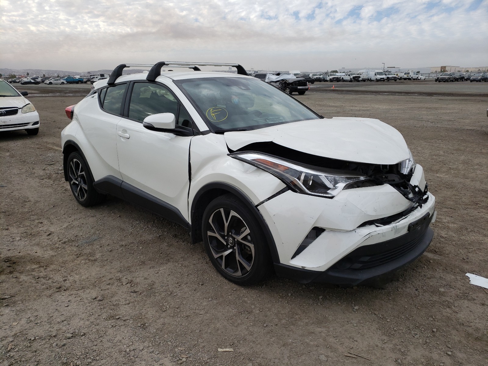 TOYOTA C-HR XLE 2018 jtnkhmbx9j1001450