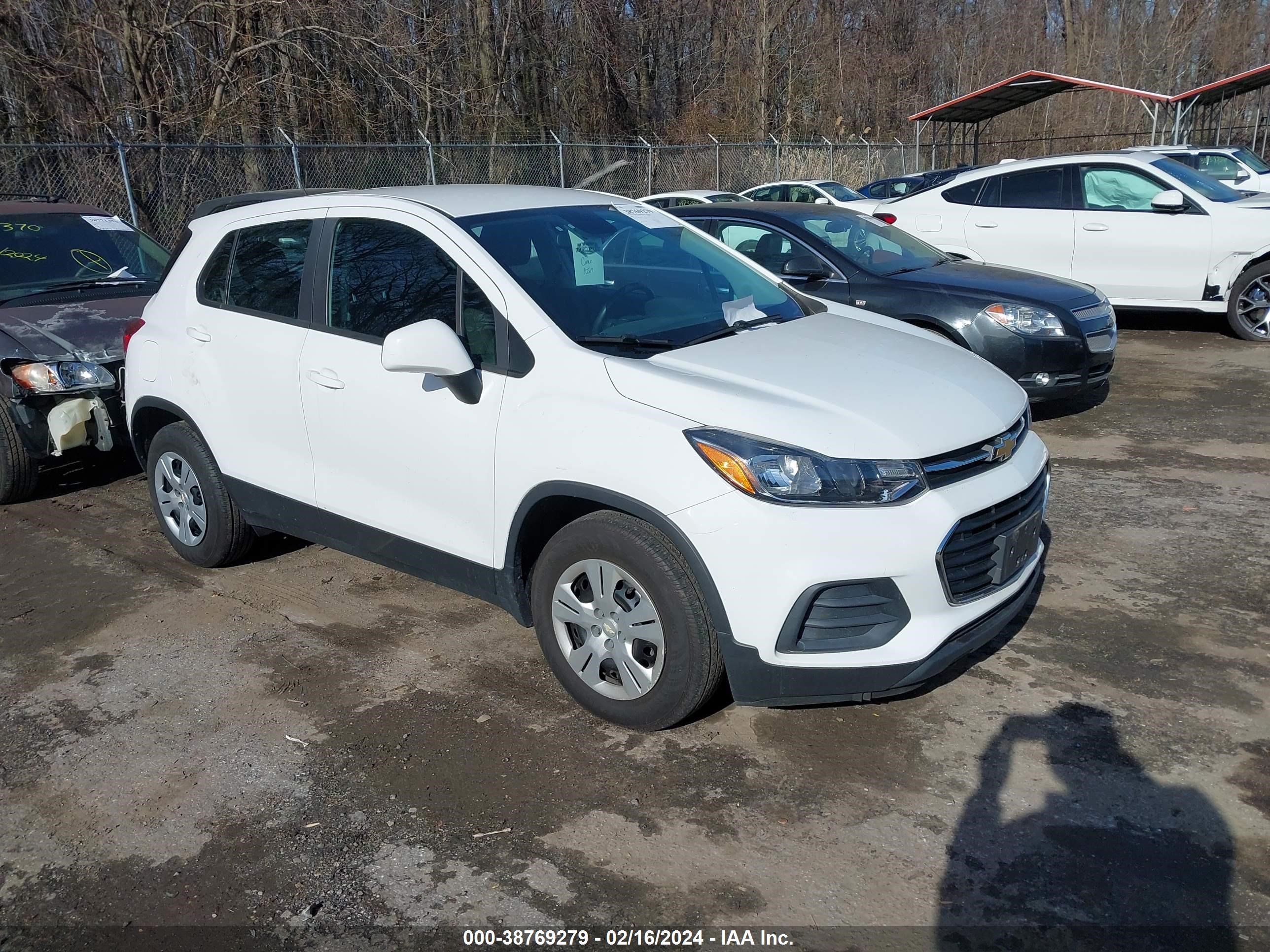 CHEVROLET TRAX 2018 kl7cjksb5jb602092