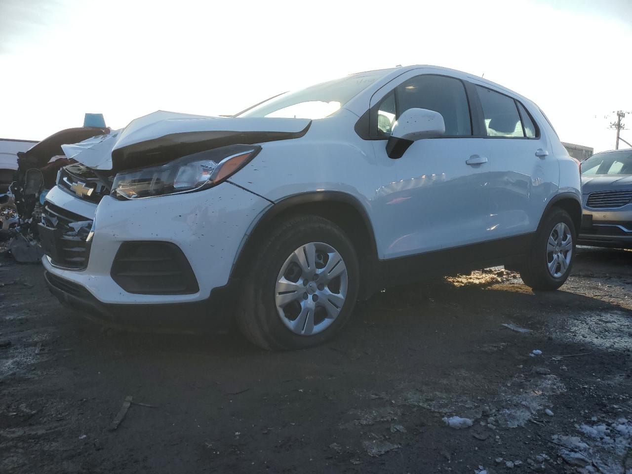 CHEVROLET TRAX 2018 kl7cjksb7jb724016