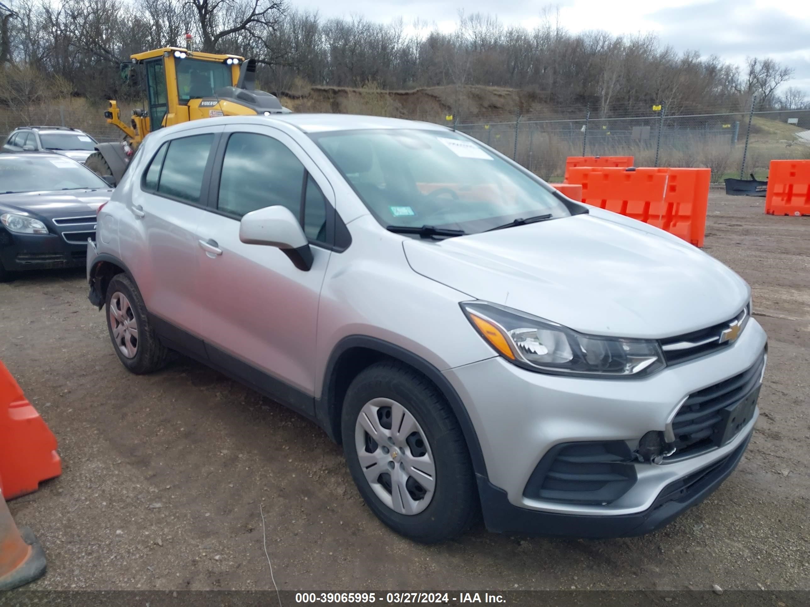 CHEVROLET TRAX 2018 kl7cjksbxjb721885