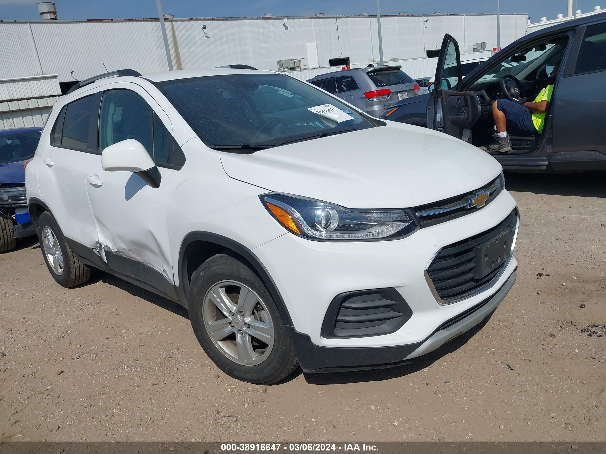 CHEVROLET TRAX 2021 kl7cjlsb1mb322857