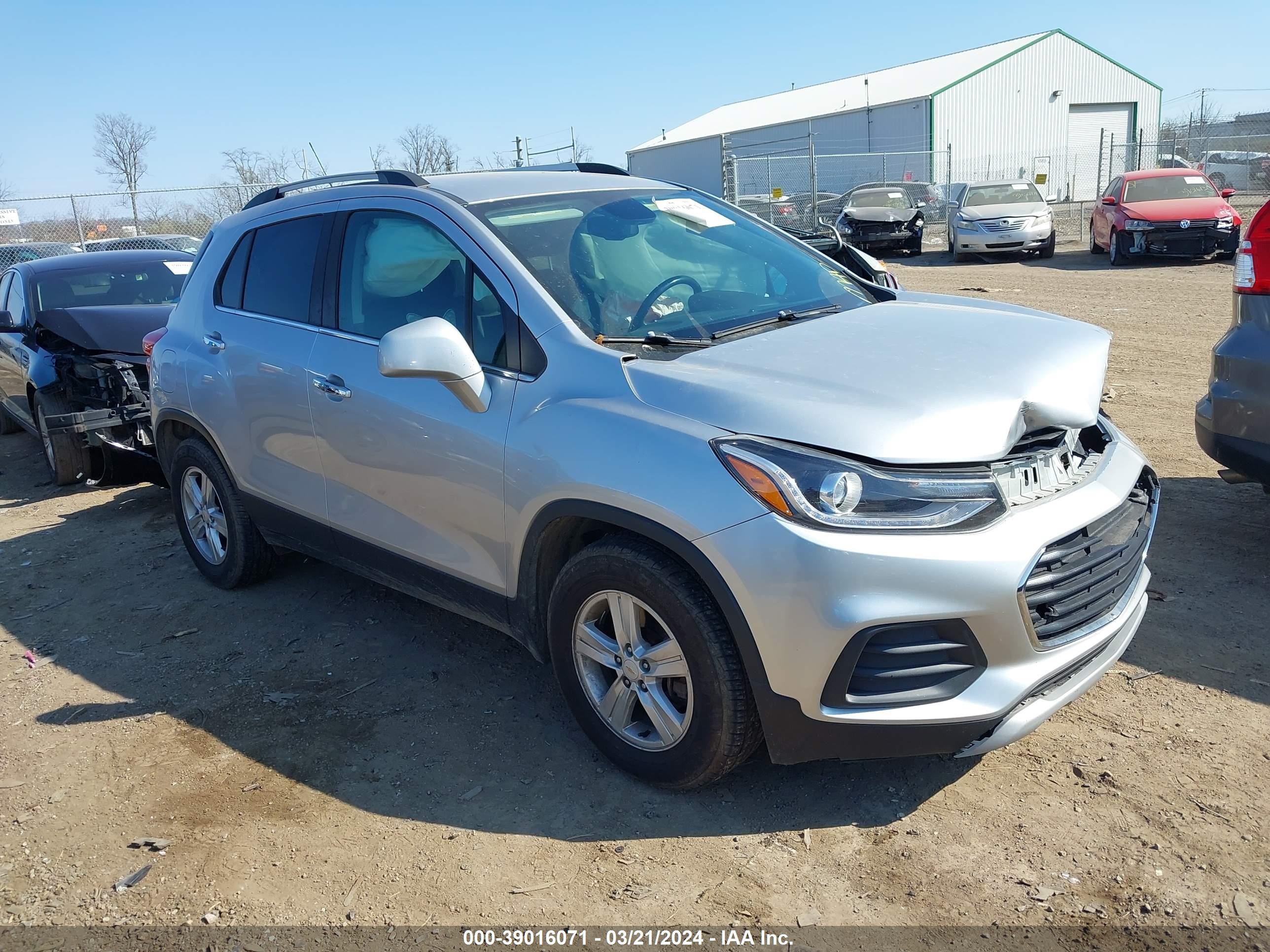 CHEVROLET TRAX 2017 kl7cjlsb3hb167122