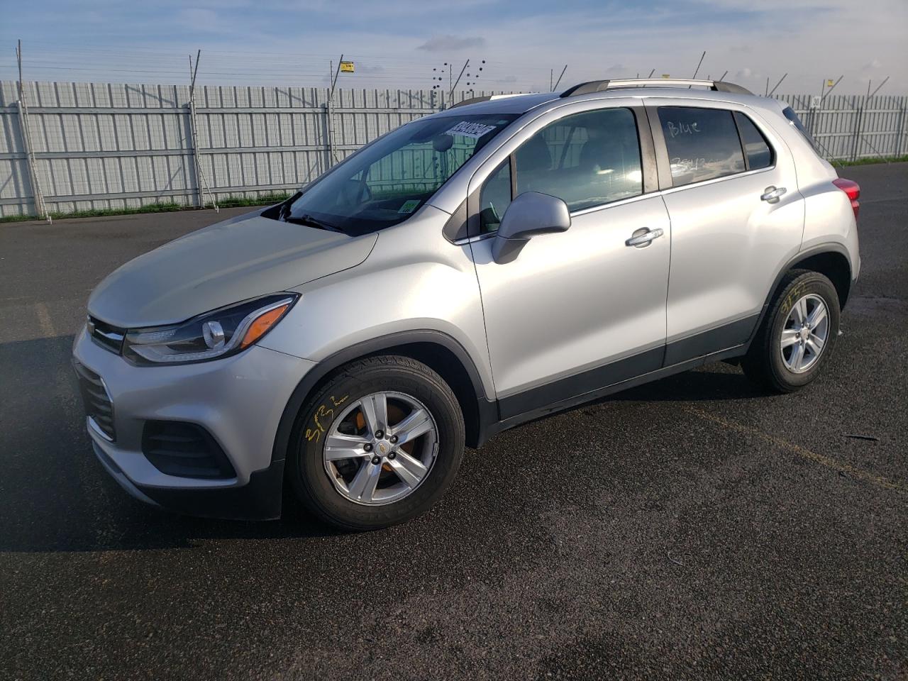 CHEVROLET TRAX 2018 kl7cjlsb8jb605817