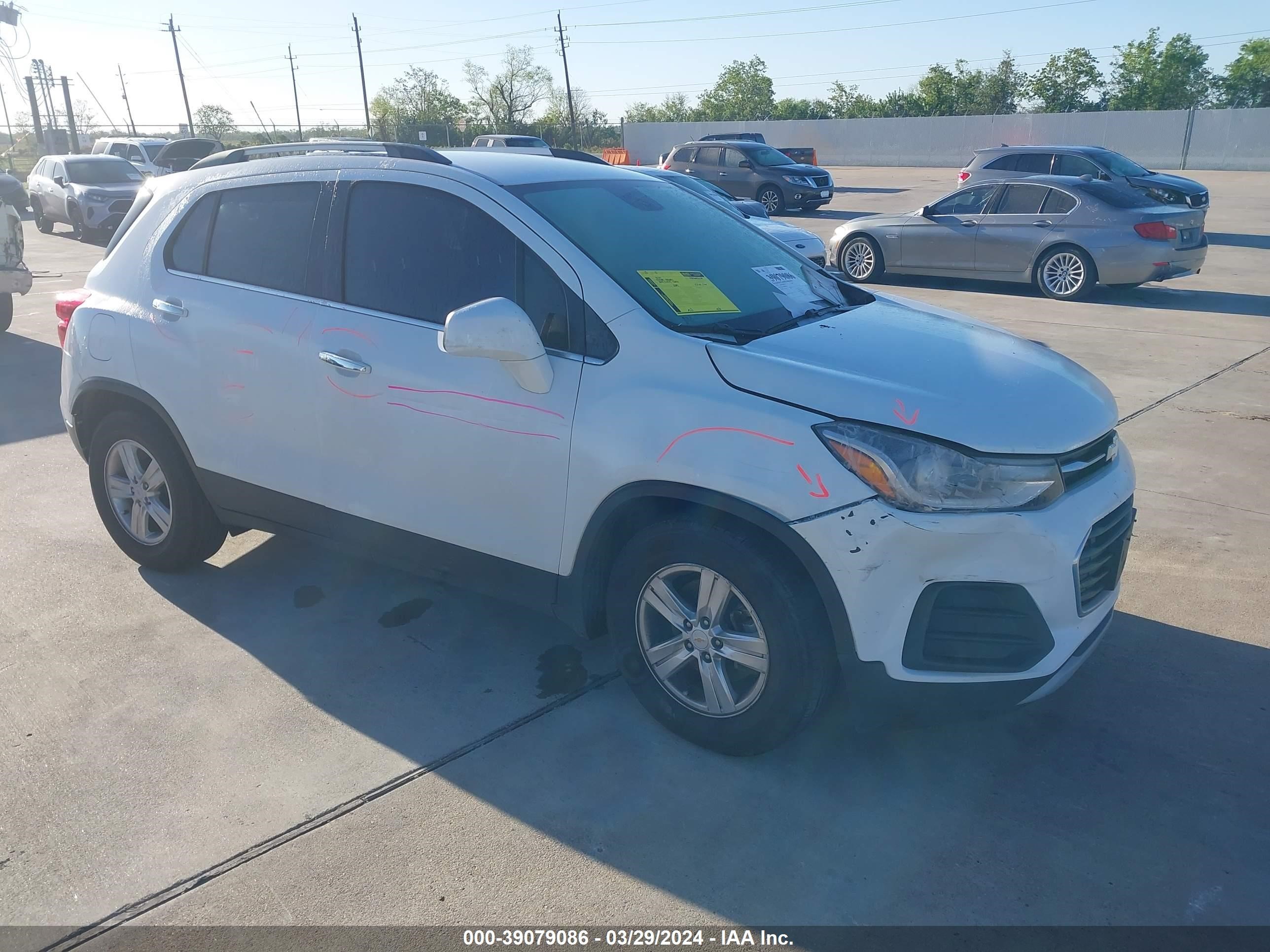 CHEVROLET TRAX 2018 kl7cjlsbxjb690756