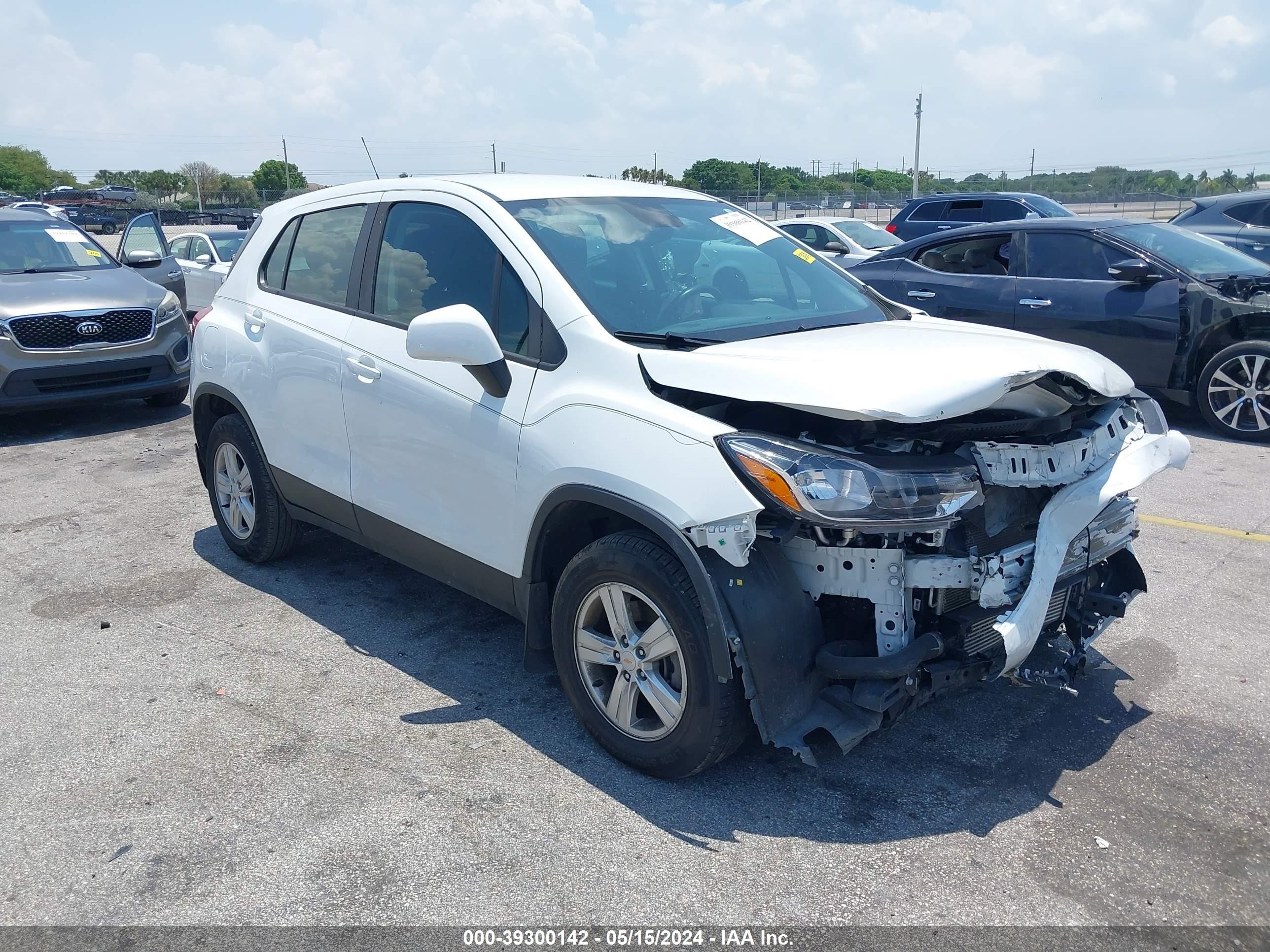 CHEVROLET TRAX 2018 kl7cjnsb8jb526191