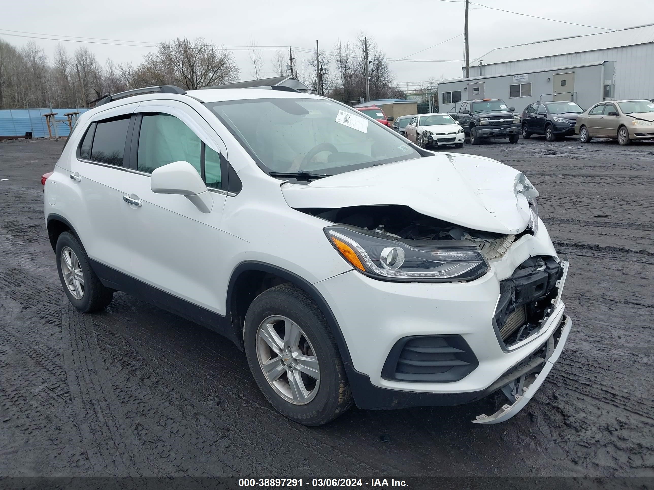 CHEVROLET TRAX 2017 kl7cjpsb2hb114550