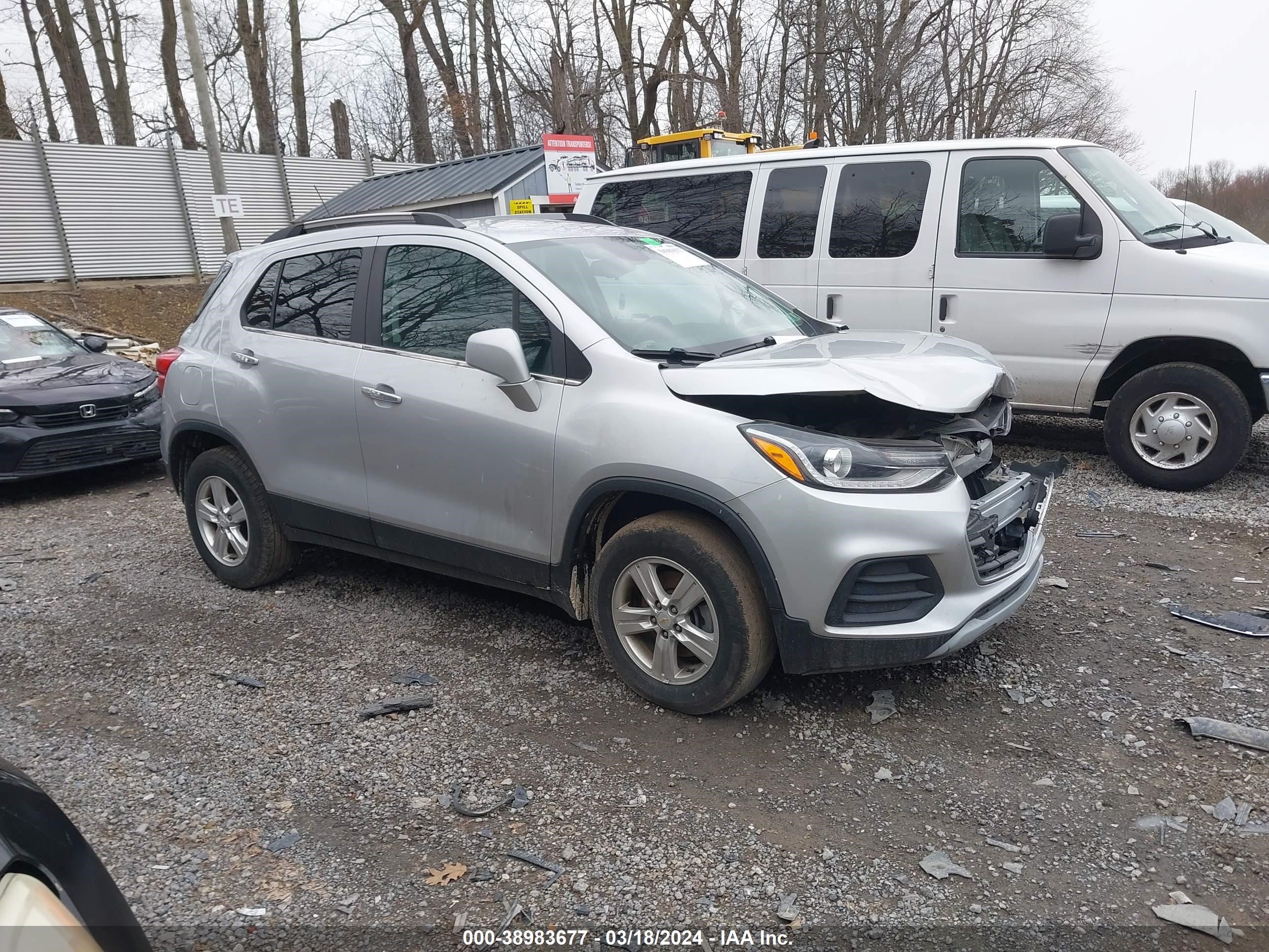 CHEVROLET TRAX 2018 kl7cjpsb7jb704264