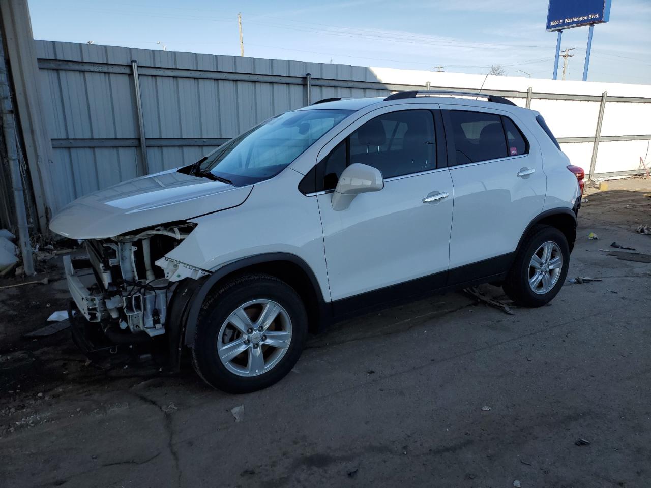 CHEVROLET TRAX 2018 kl7cjpsb8jb570204