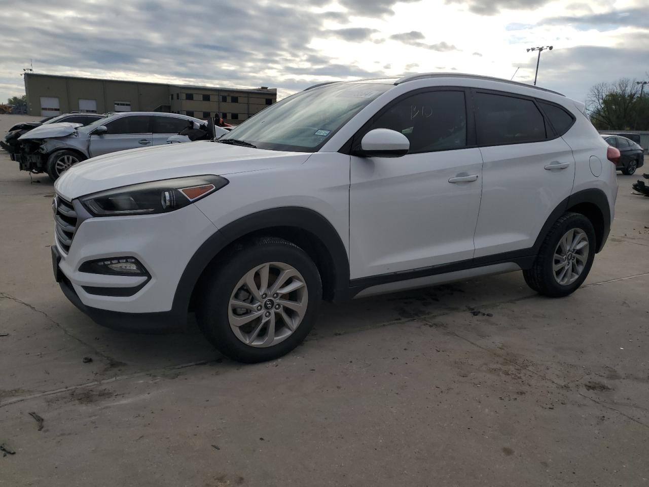 HYUNDAI TUCSON 2017 km8j33a40hu263376