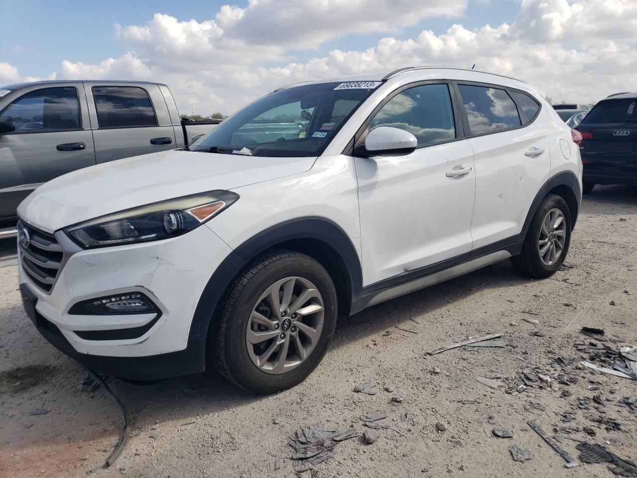 HYUNDAI TUCSON 2017 km8j33a43hu451325