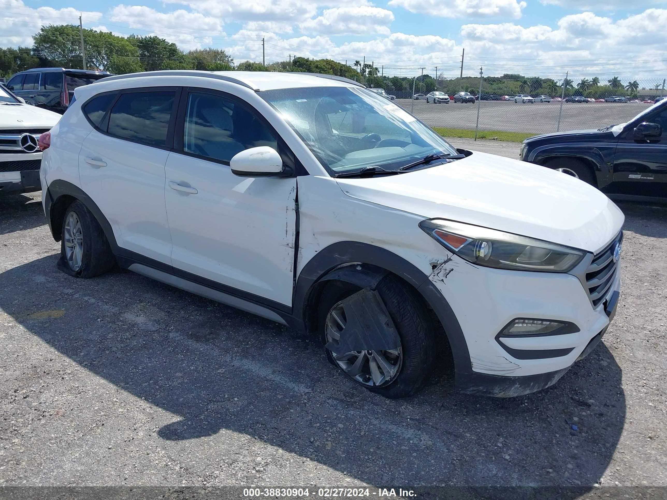 HYUNDAI TUCSON 2018 km8j33a43ju627280