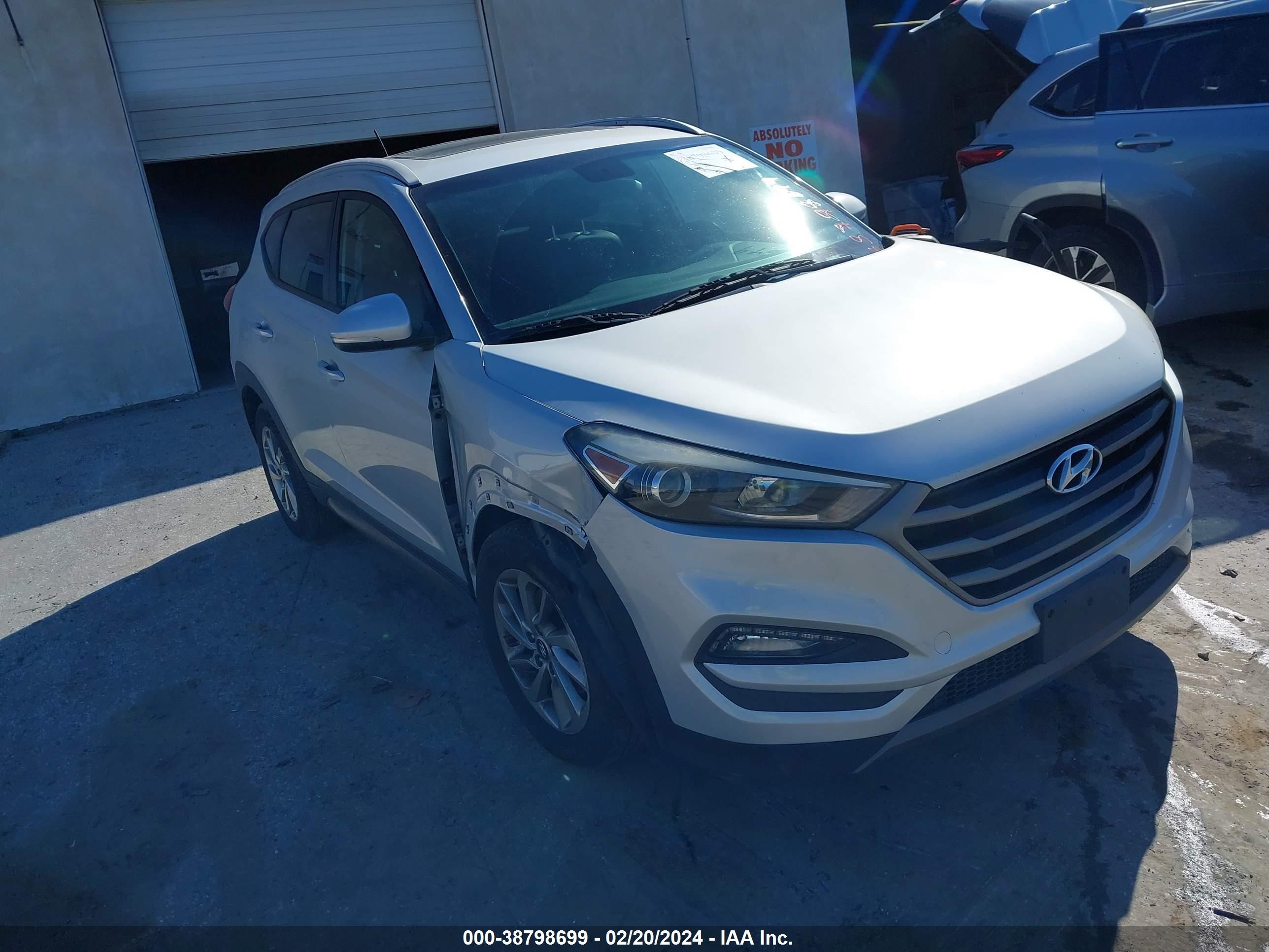 HYUNDAI TUCSON 2016 km8j3ca25gu121697