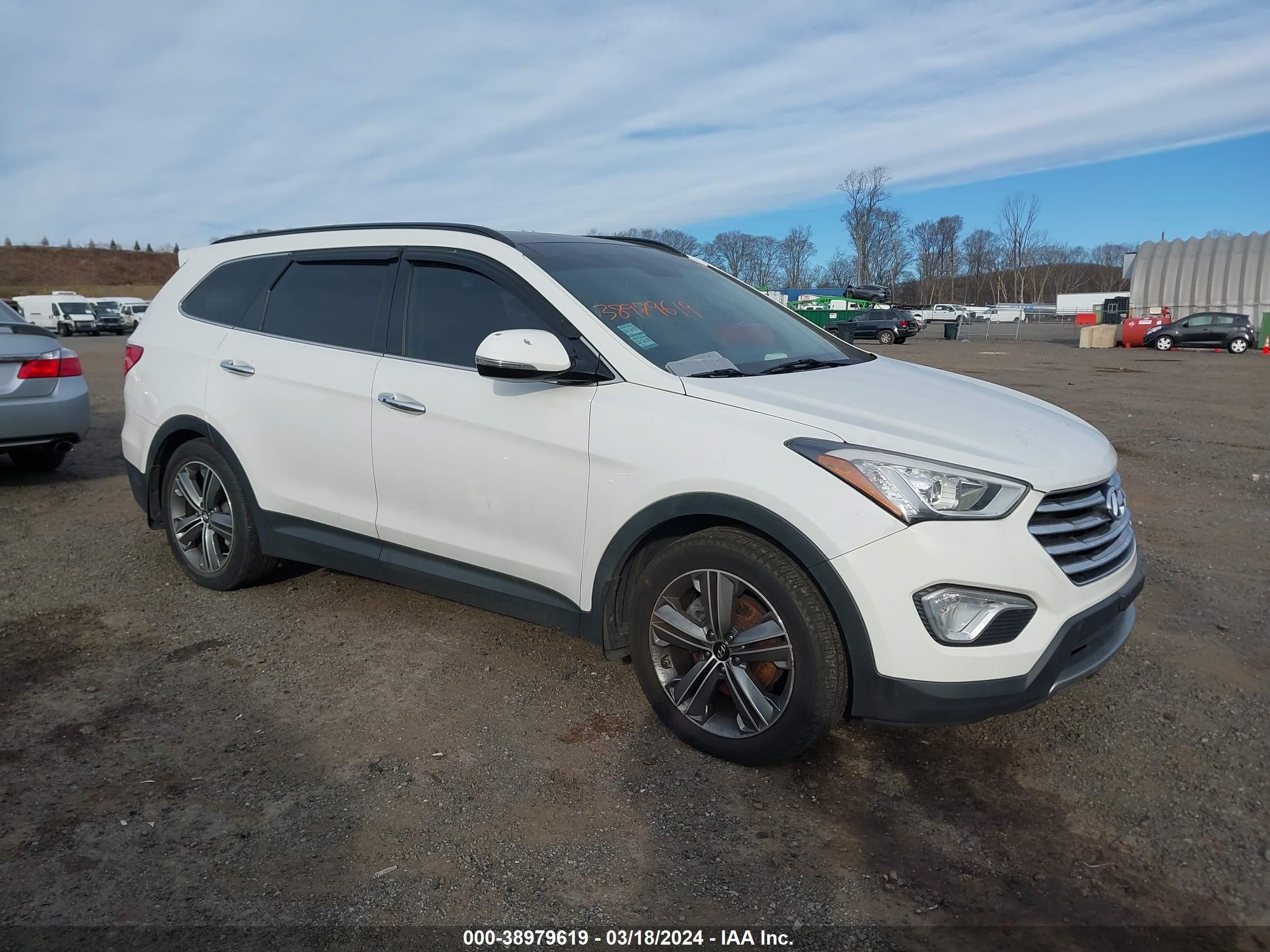 HYUNDAI SANTA FE 2015 km8sr4hf2fu124329