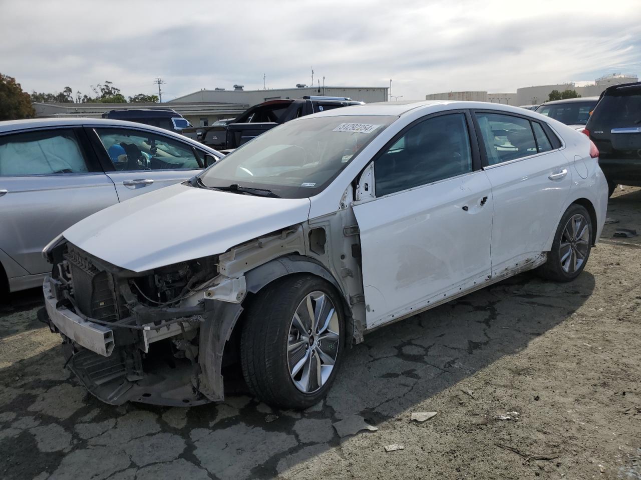 HYUNDAI IONIQ 2019 kmhc05lc1ku124415