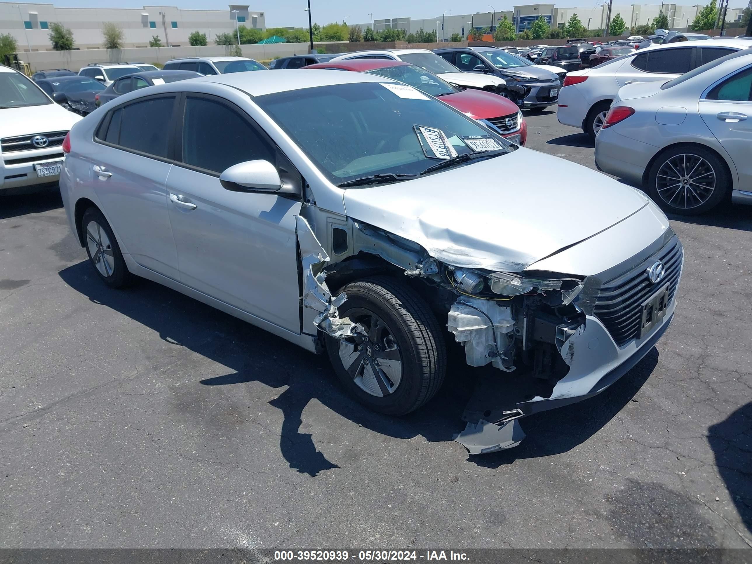 HYUNDAI IONIQ 2017 kmhc65lc5hu049855