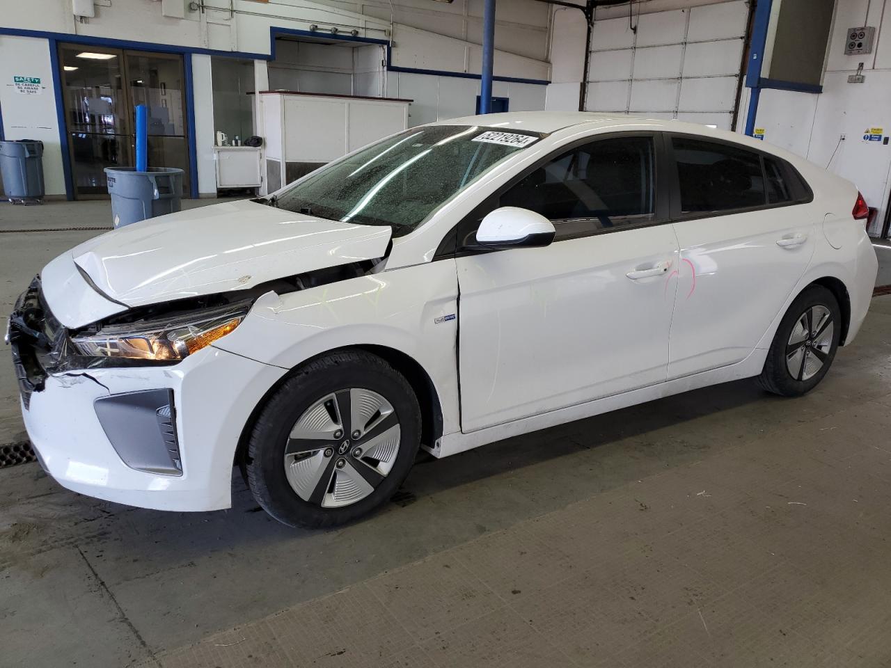 HYUNDAI IONIQ 2017 kmhc65lc8hu049963