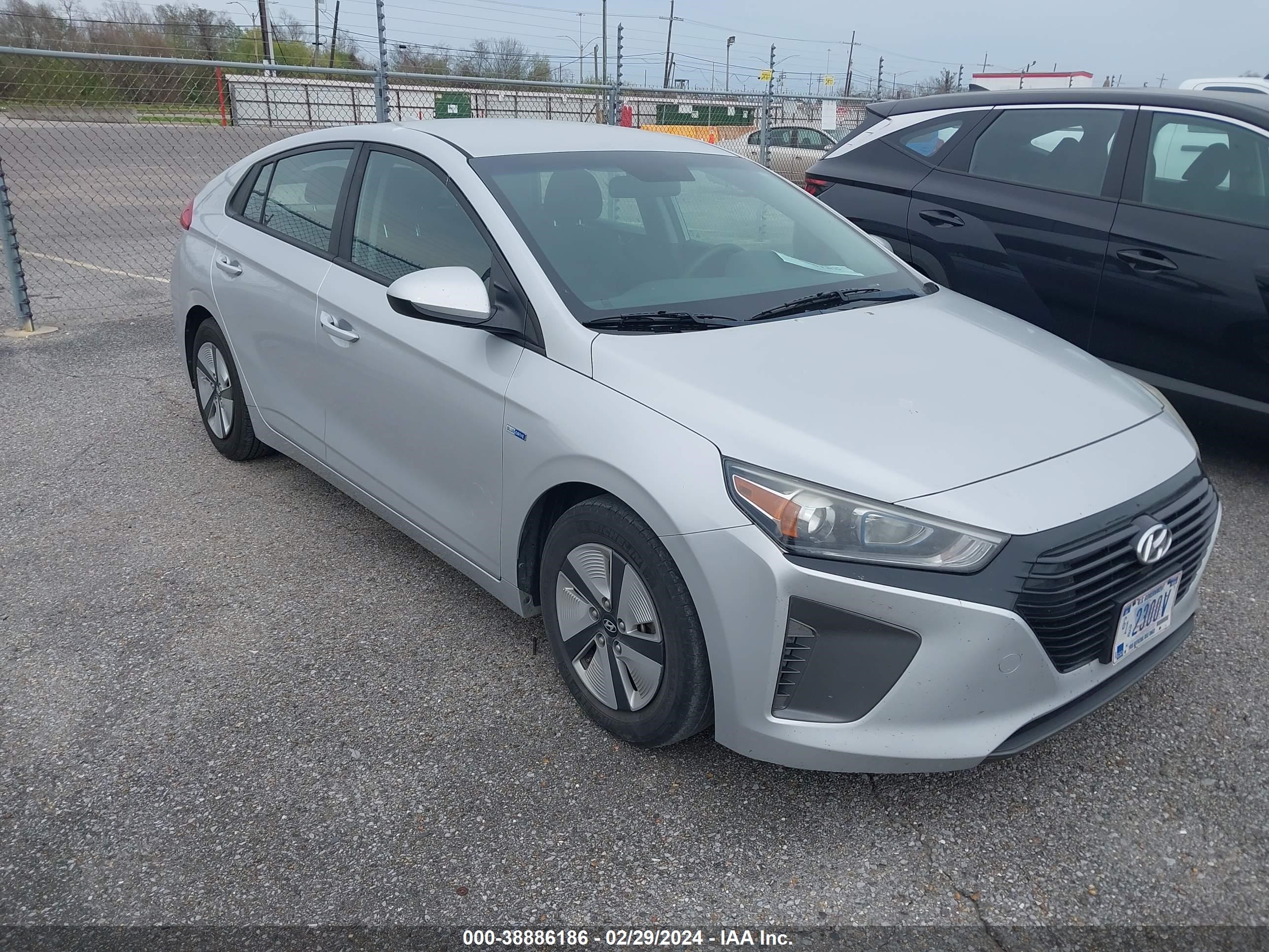 HYUNDAI IONIQ 2018 kmhc65lc9ju075560