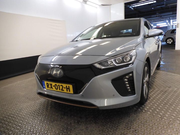 HYUNDAI IONIQ 2018 kmhc851hfju021553