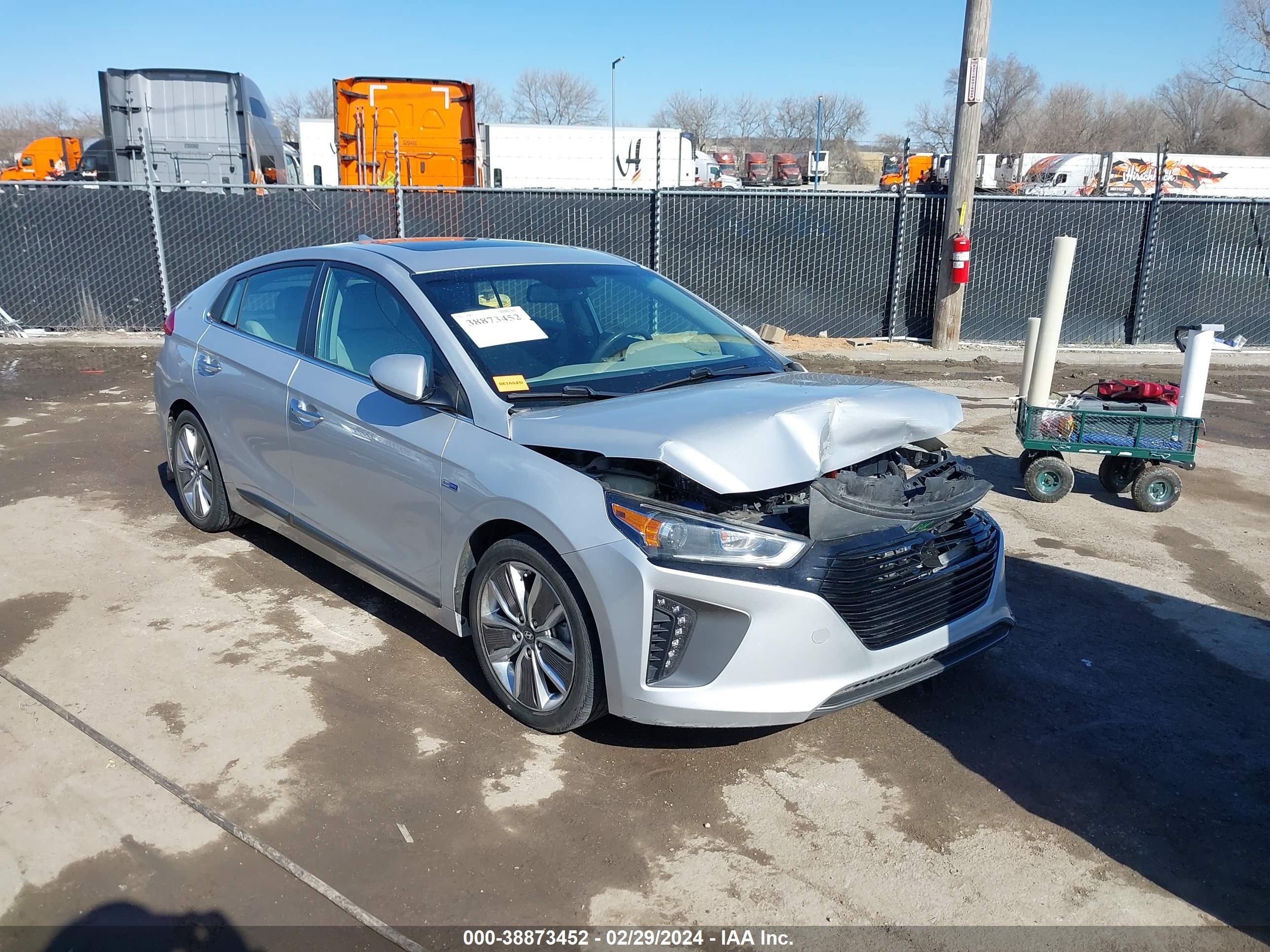 HYUNDAI IONIQ 2017 kmhc85lc3hu023362