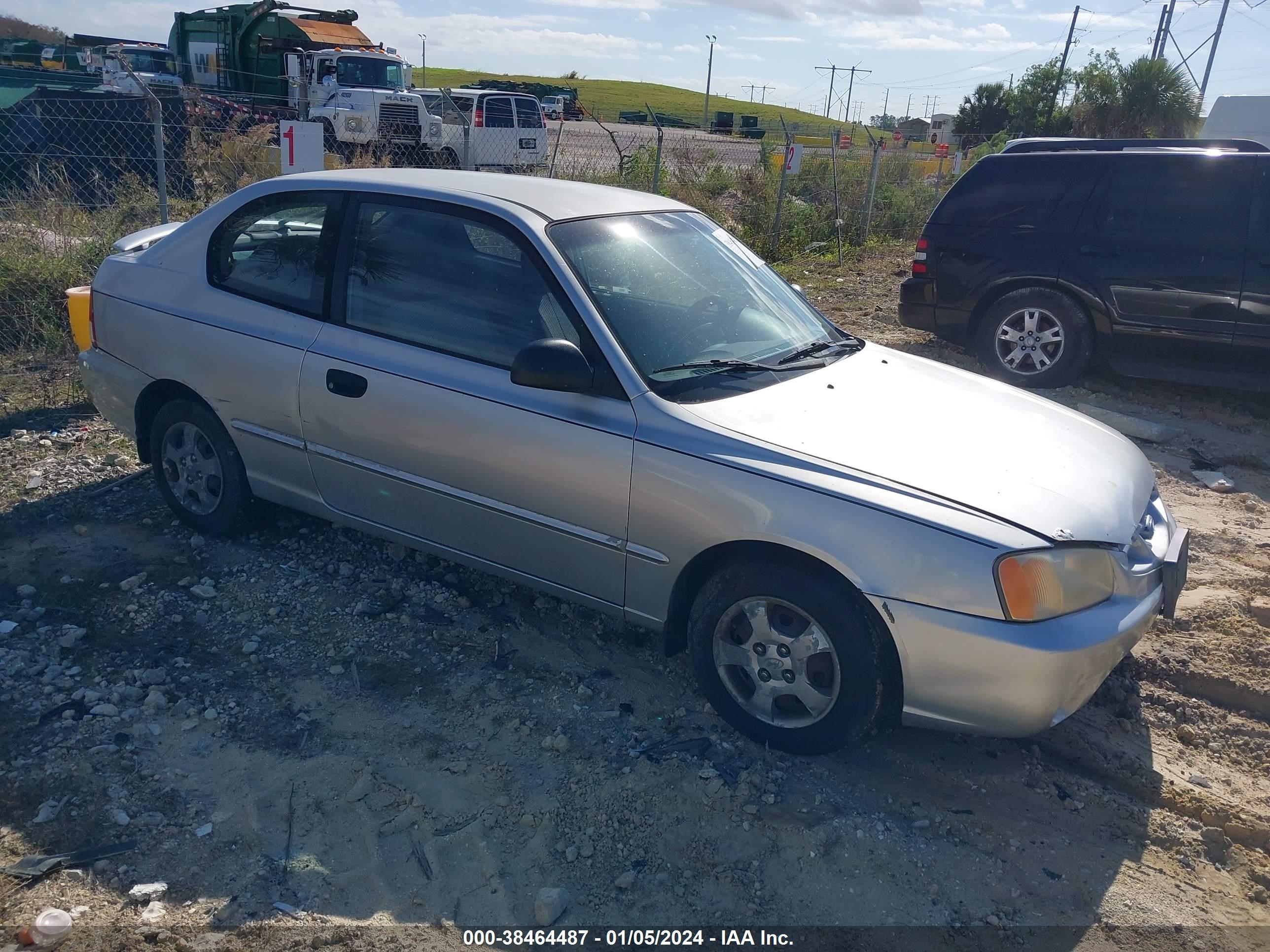 HYUNDAI ACCENT 2002 kmhcg35c22u211172