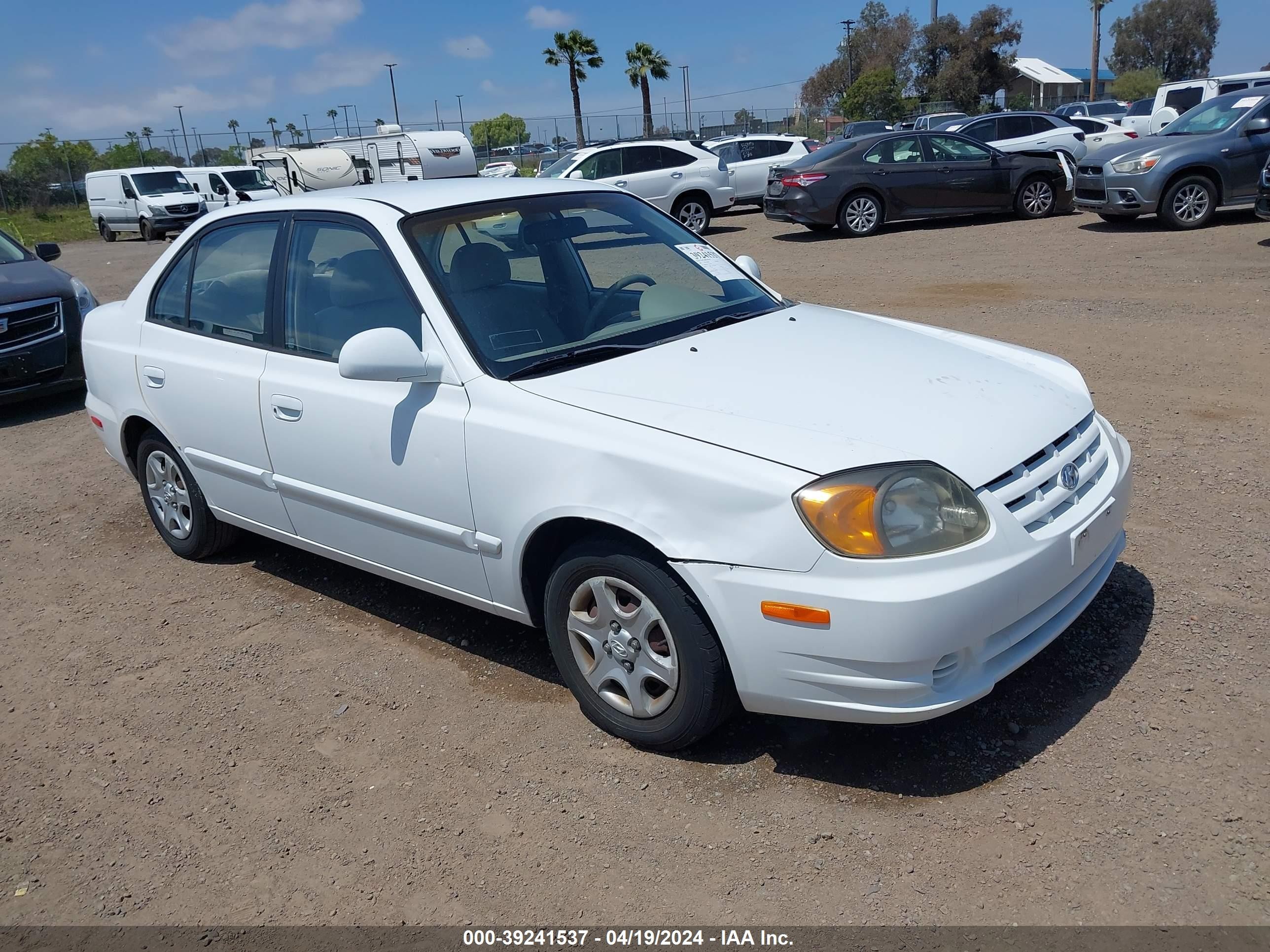 HYUNDAI ACCENT 2003 kmhcg45c53u422647