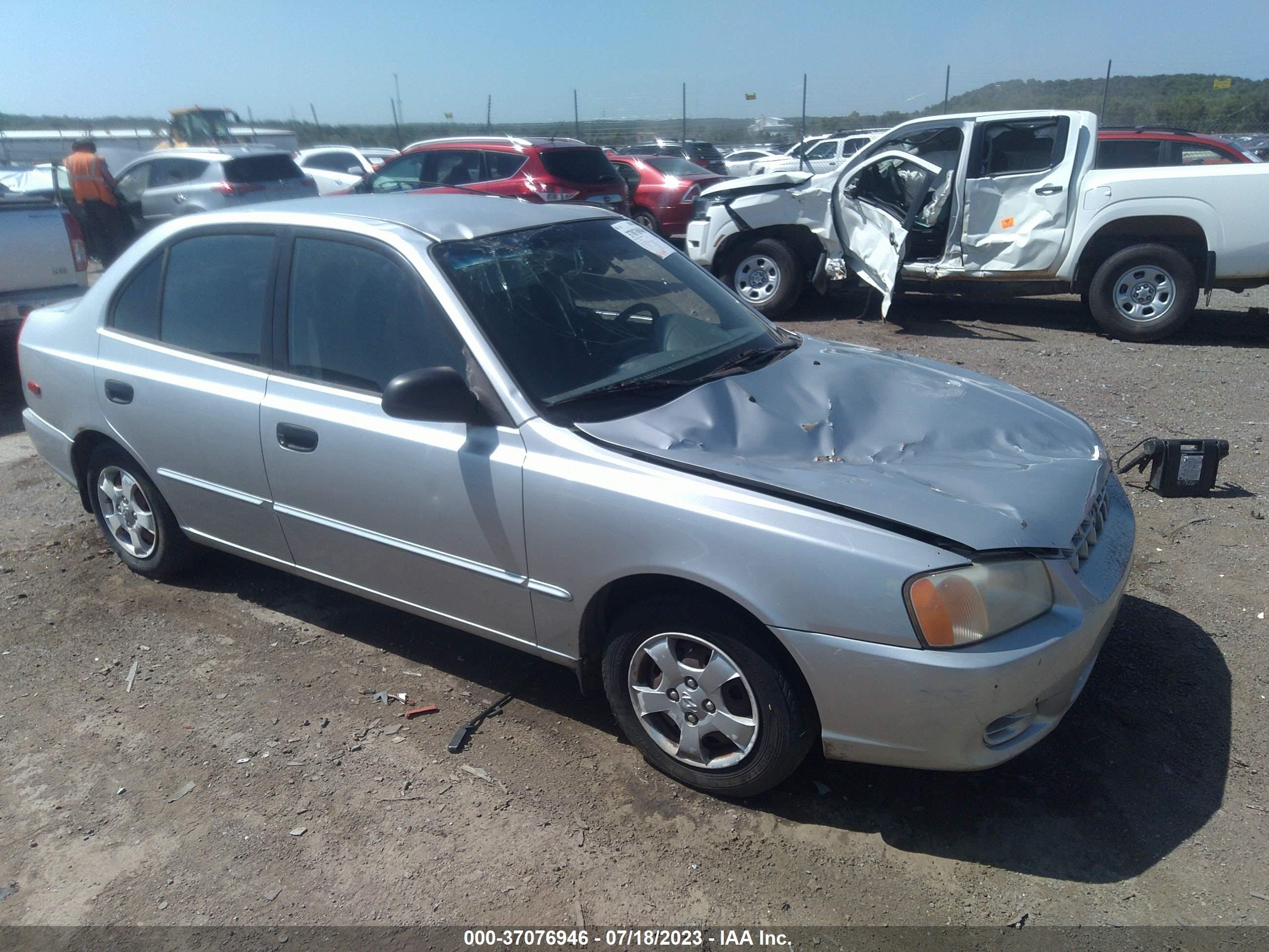 HYUNDAI ACCENT 2001 kmhcg45cx1u197784