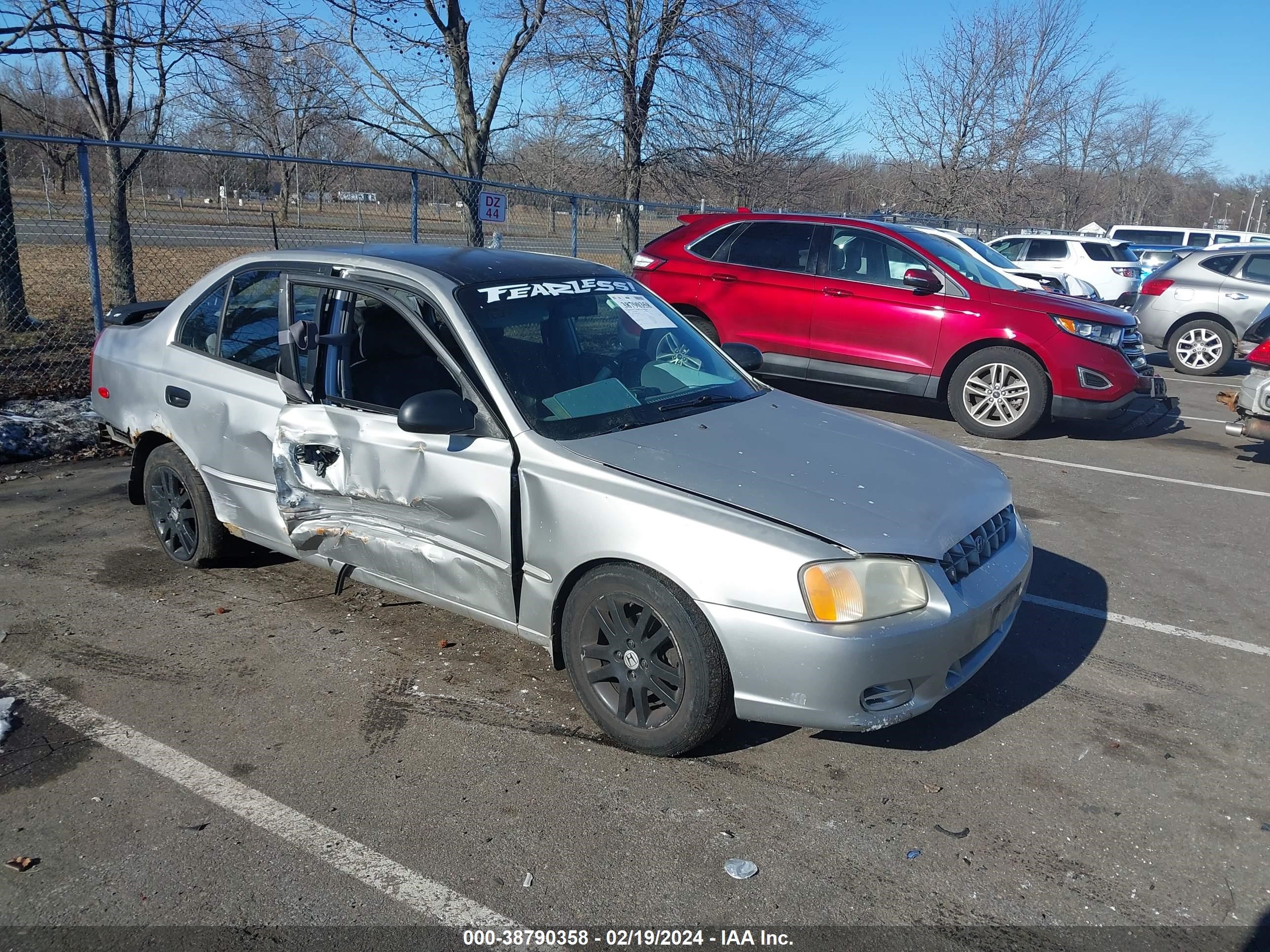 HYUNDAI ACCENT 2000 kmhcg45g8yu031700