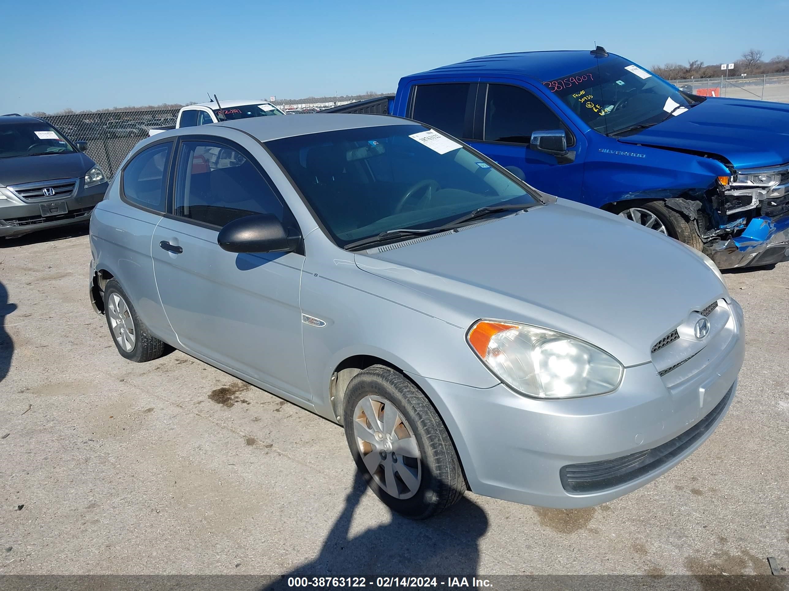 HYUNDAI ACCENT 2008 kmhcm36c98u093816