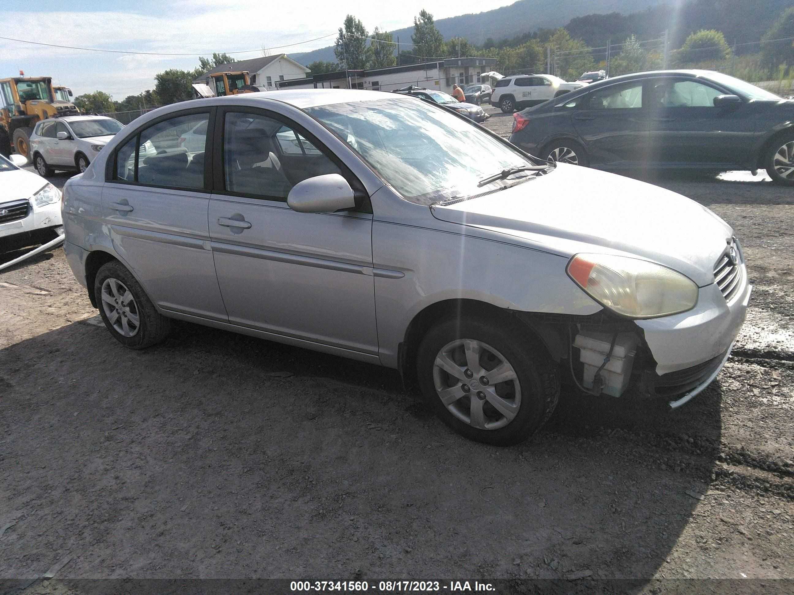 HYUNDAI ACCENT 2008 kmhcn46c28u184056