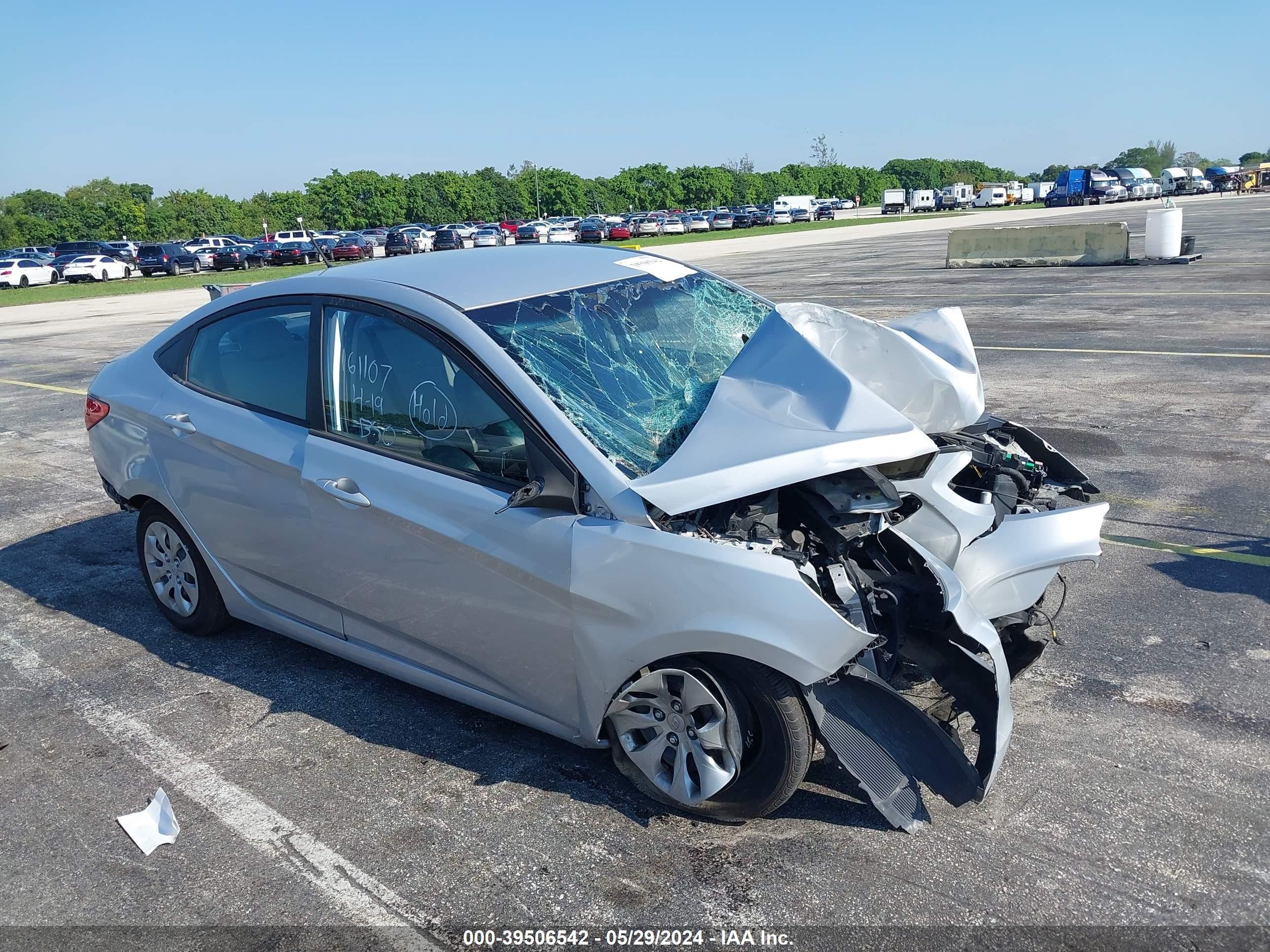 HYUNDAI ACCENT 2016 kmhct4ae3gu161107