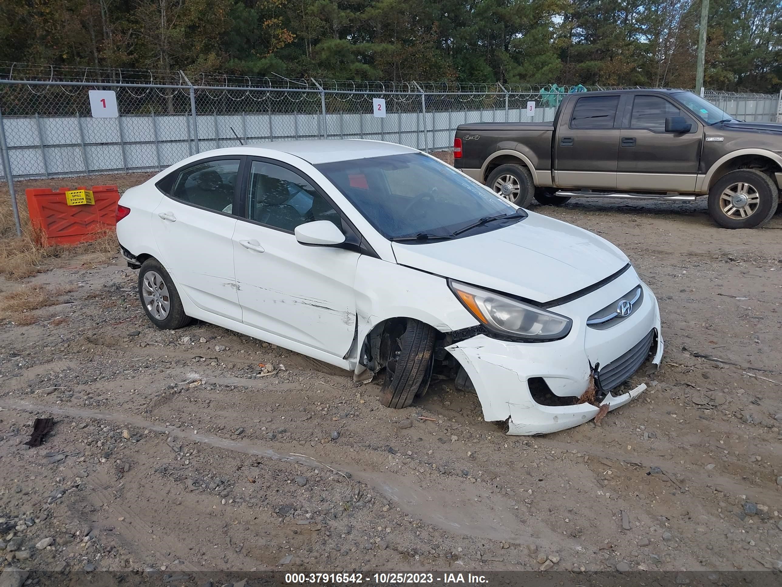 HYUNDAI ACCENT 2015 kmhct4ae4fu860549