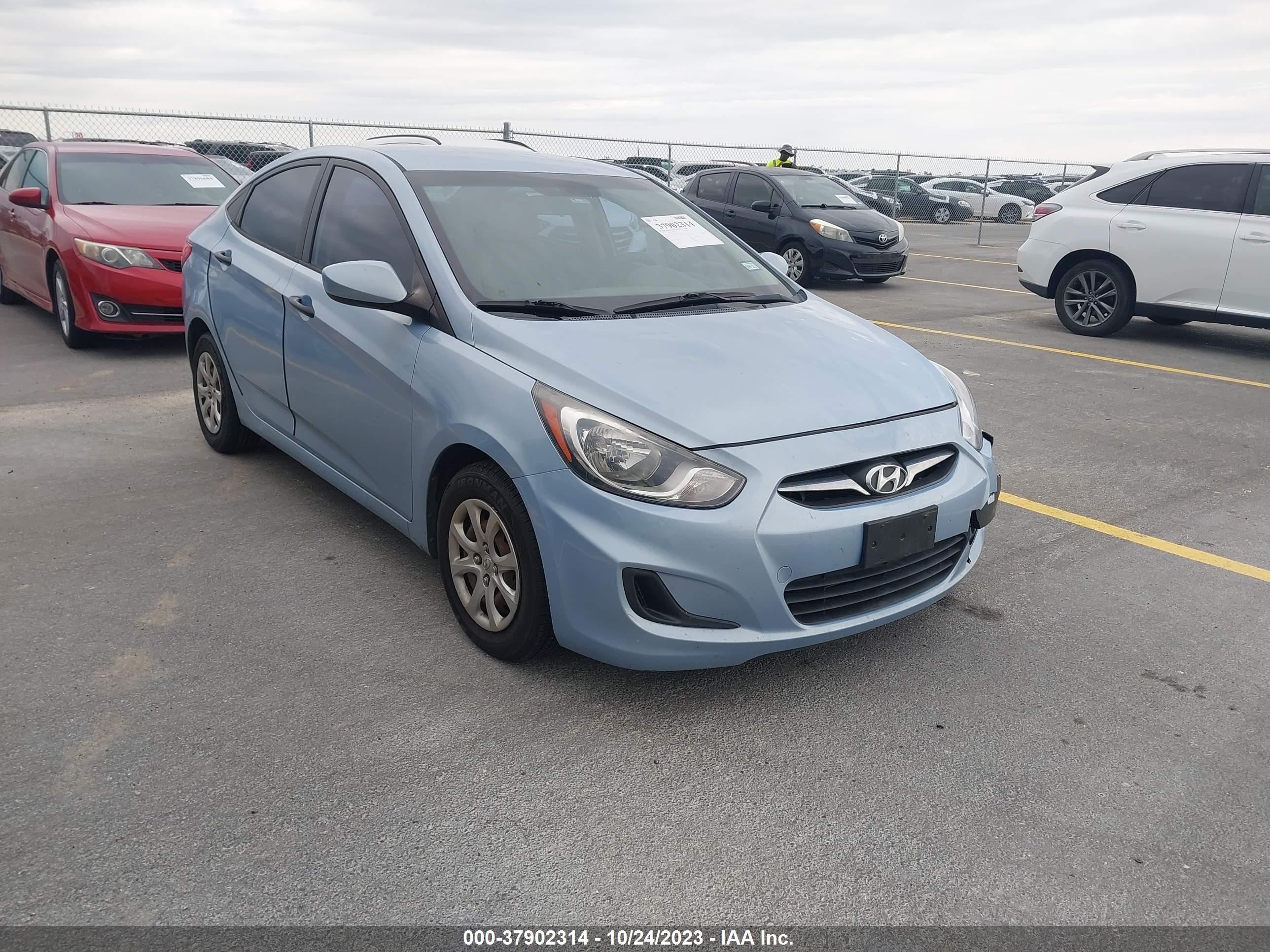 HYUNDAI ACCENT 2012 kmhct4ae6cu096361