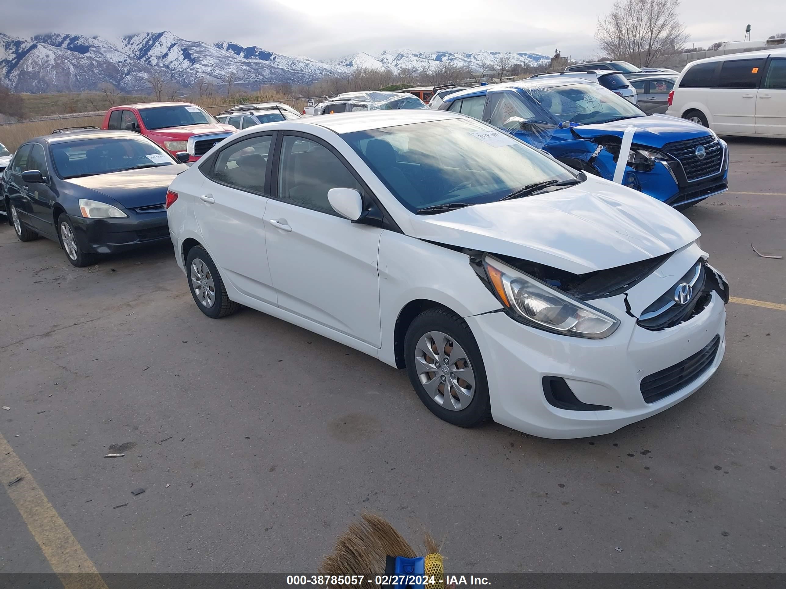 HYUNDAI ACCENT 2017 kmhct4ae6hu370486