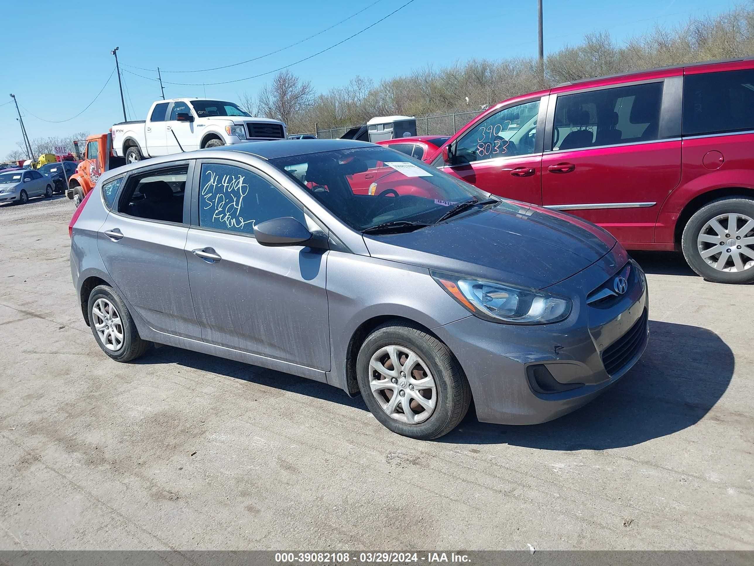 HYUNDAI ACCENT 2014 kmhct5ae1eu162324