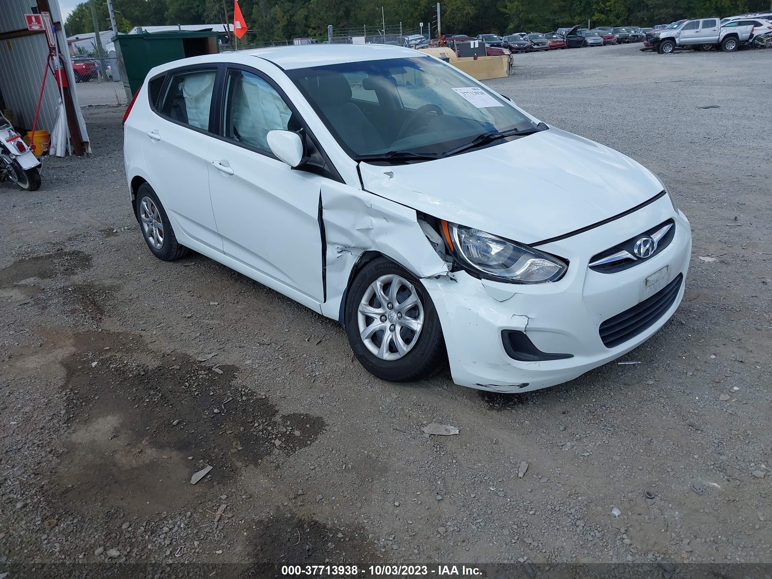 HYUNDAI ACCENT 2014 kmhct5ae1eu183707