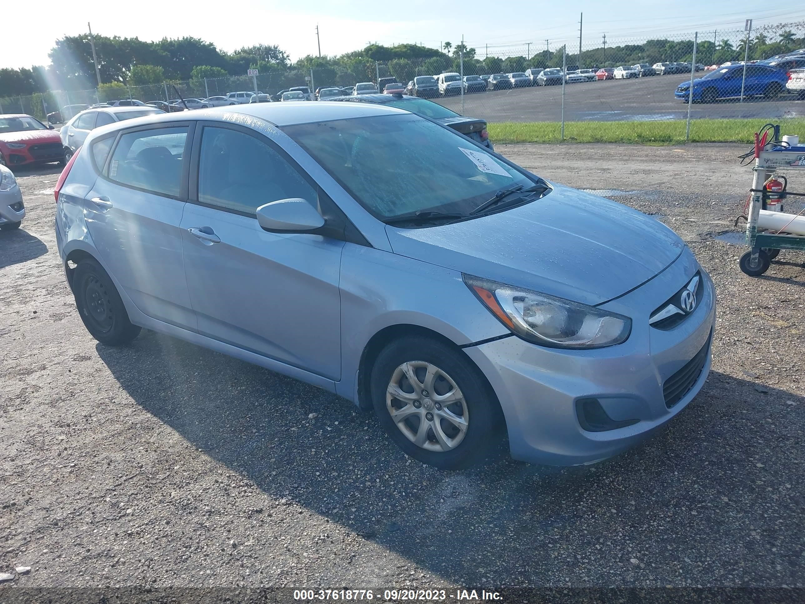 HYUNDAI ACCENT 2013 kmhct5ae4du123595