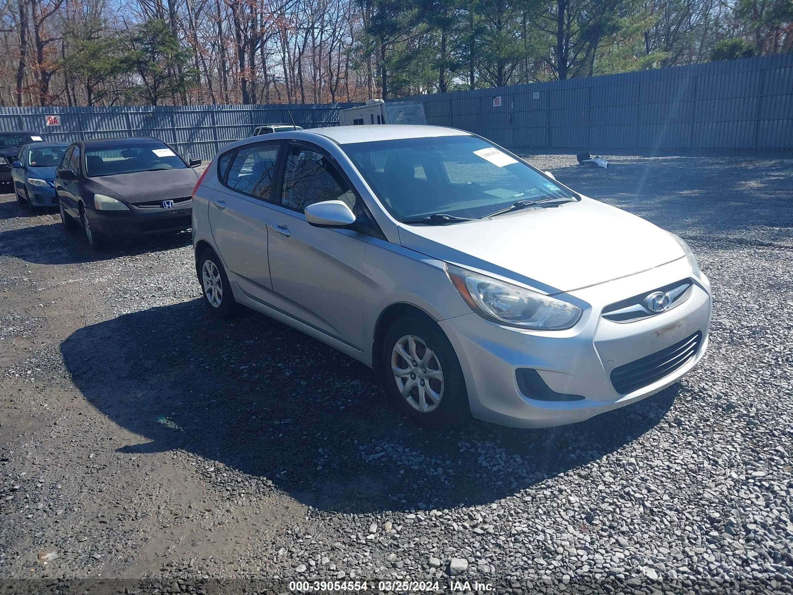 HYUNDAI ACCENT 2013 kmhct5ae7du099227