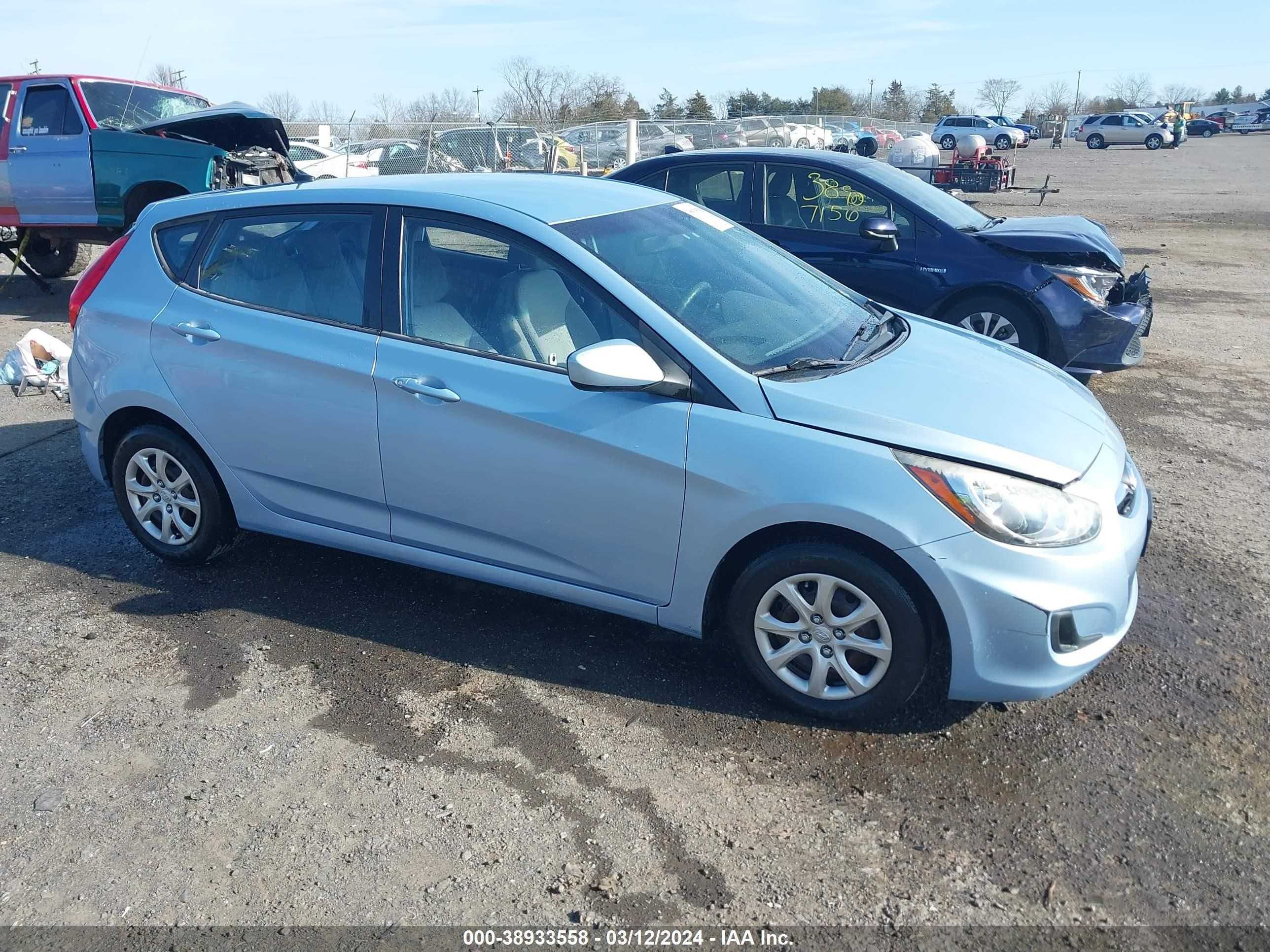 HYUNDAI ACCENT 2012 kmhct5ae8cu018802