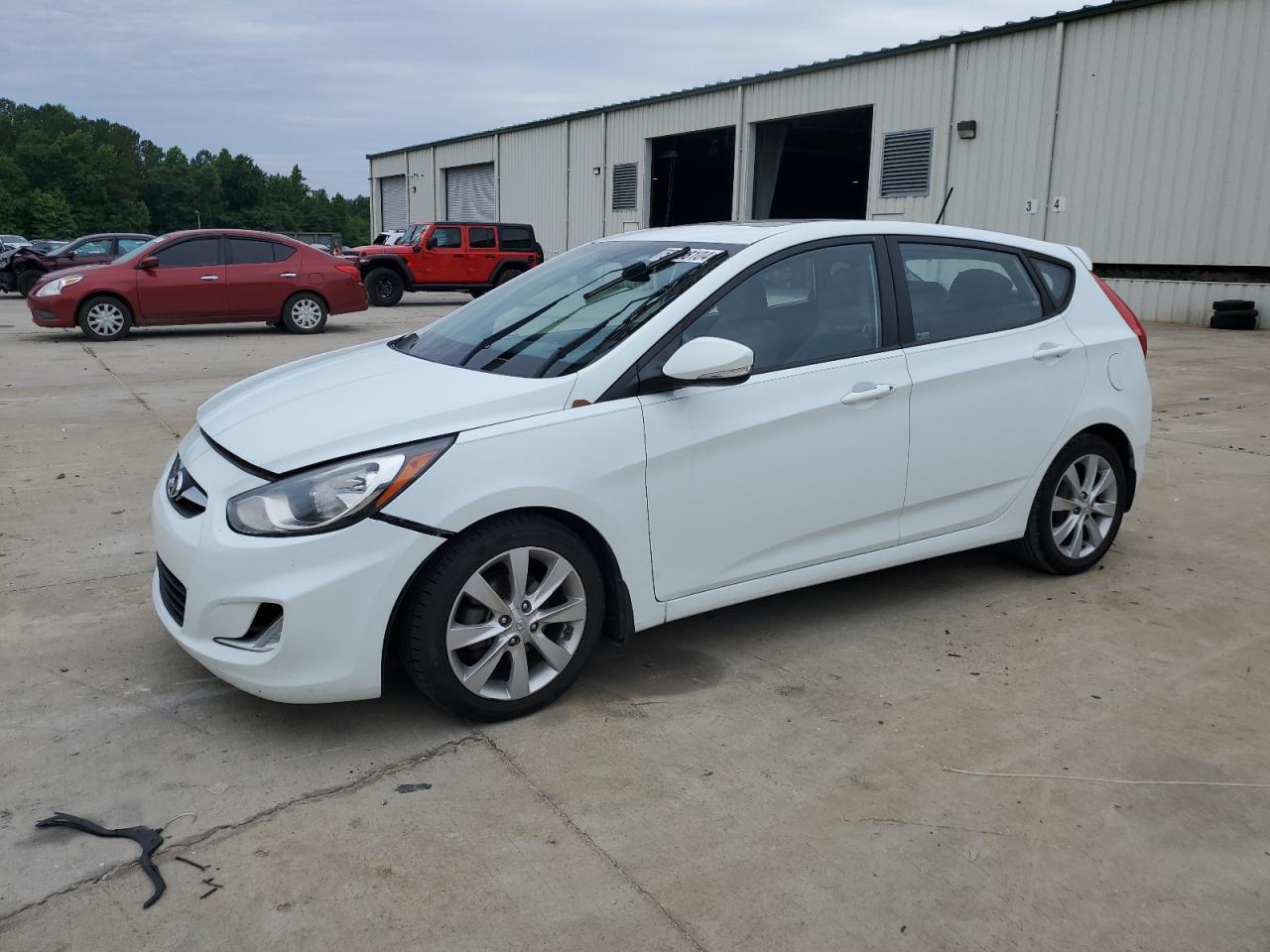 HYUNDAI ACCENT 2013 kmhcu5ae8du067111