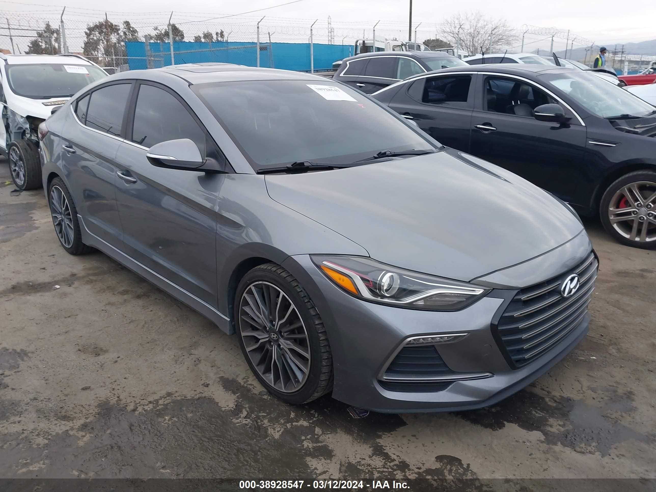 HYUNDAI ELANTRA 2018 kmhd04lb5ju535515